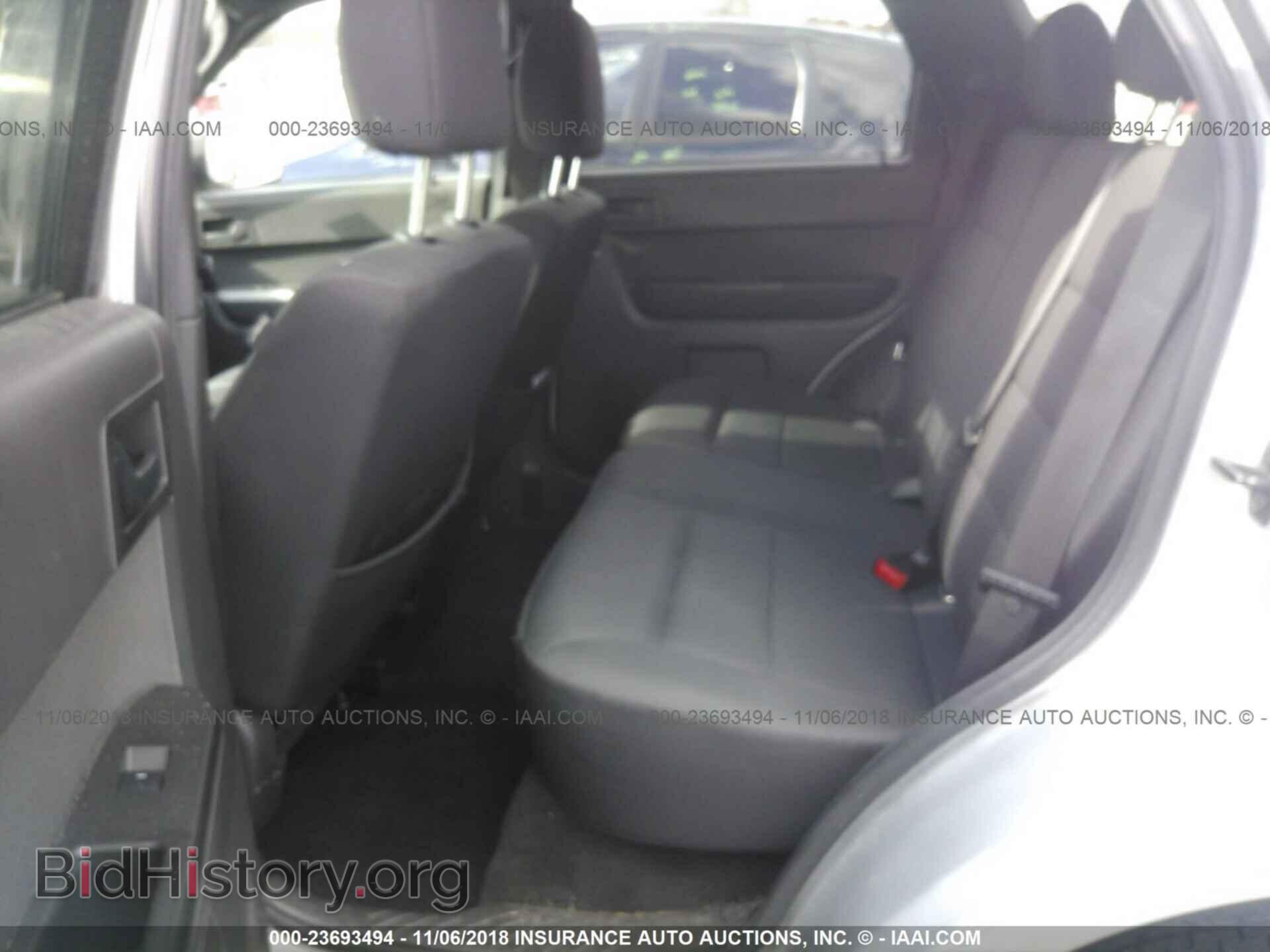 2011 Ford Escape - VIN: 1FMCU9D75BKC11727 - Фото 8