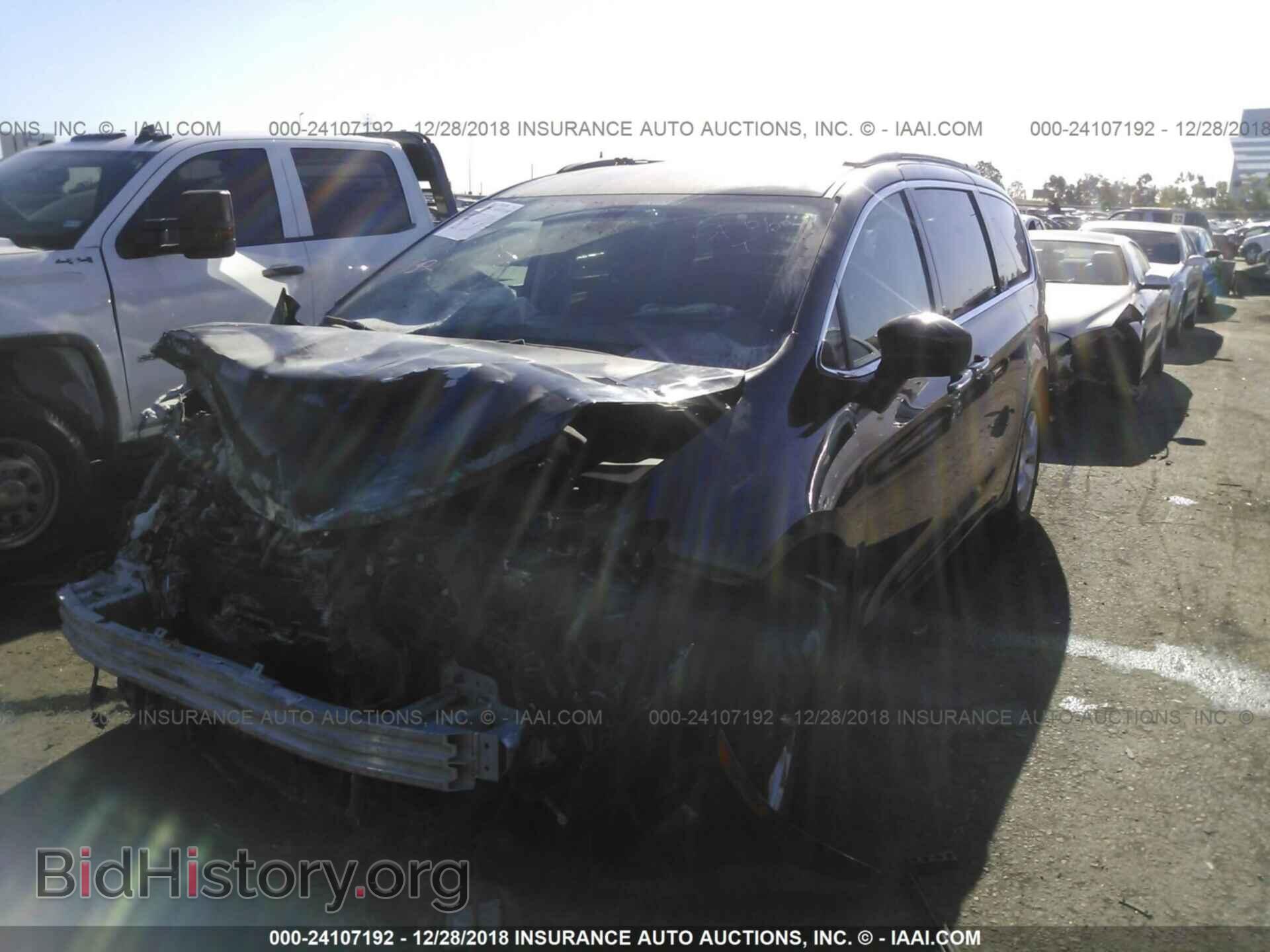 2017 CHRYSLER PACIFICA - VIN: 2C4RC1BG8HR824165 - Фото 2