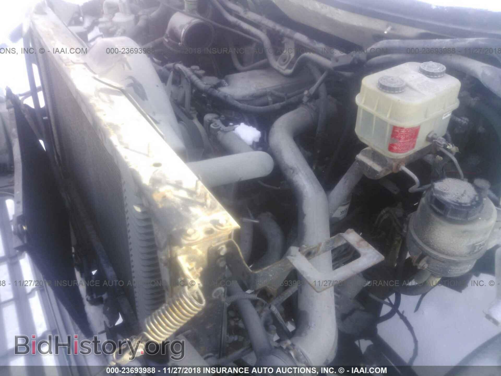 2004 GMC C7500 - VIN: 1GDJ7C1324F510343 - Фото 10