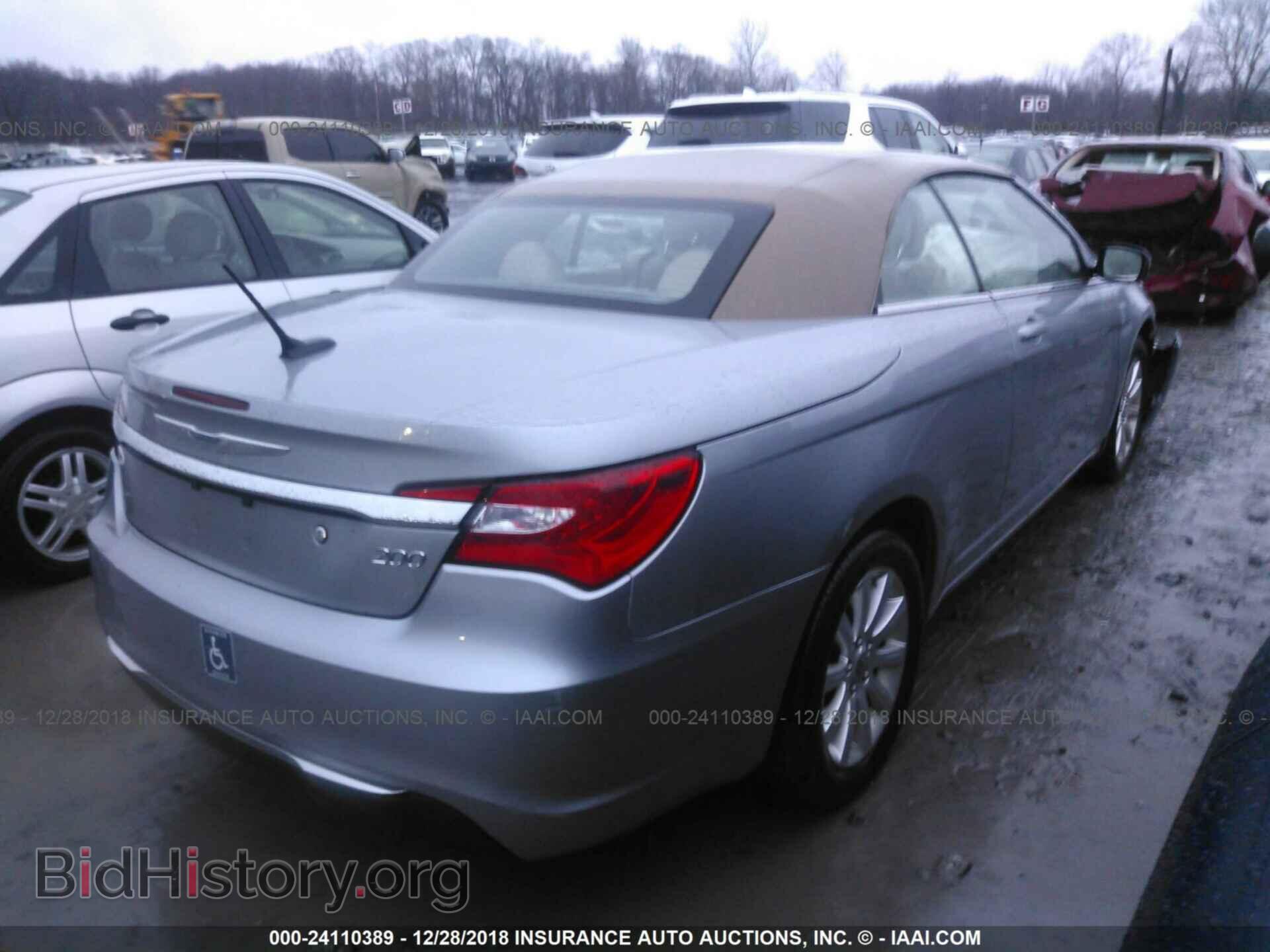 2013 CHRYSLER 200 - VIN: 1C3BCBEB1DN512028 - Photo 4