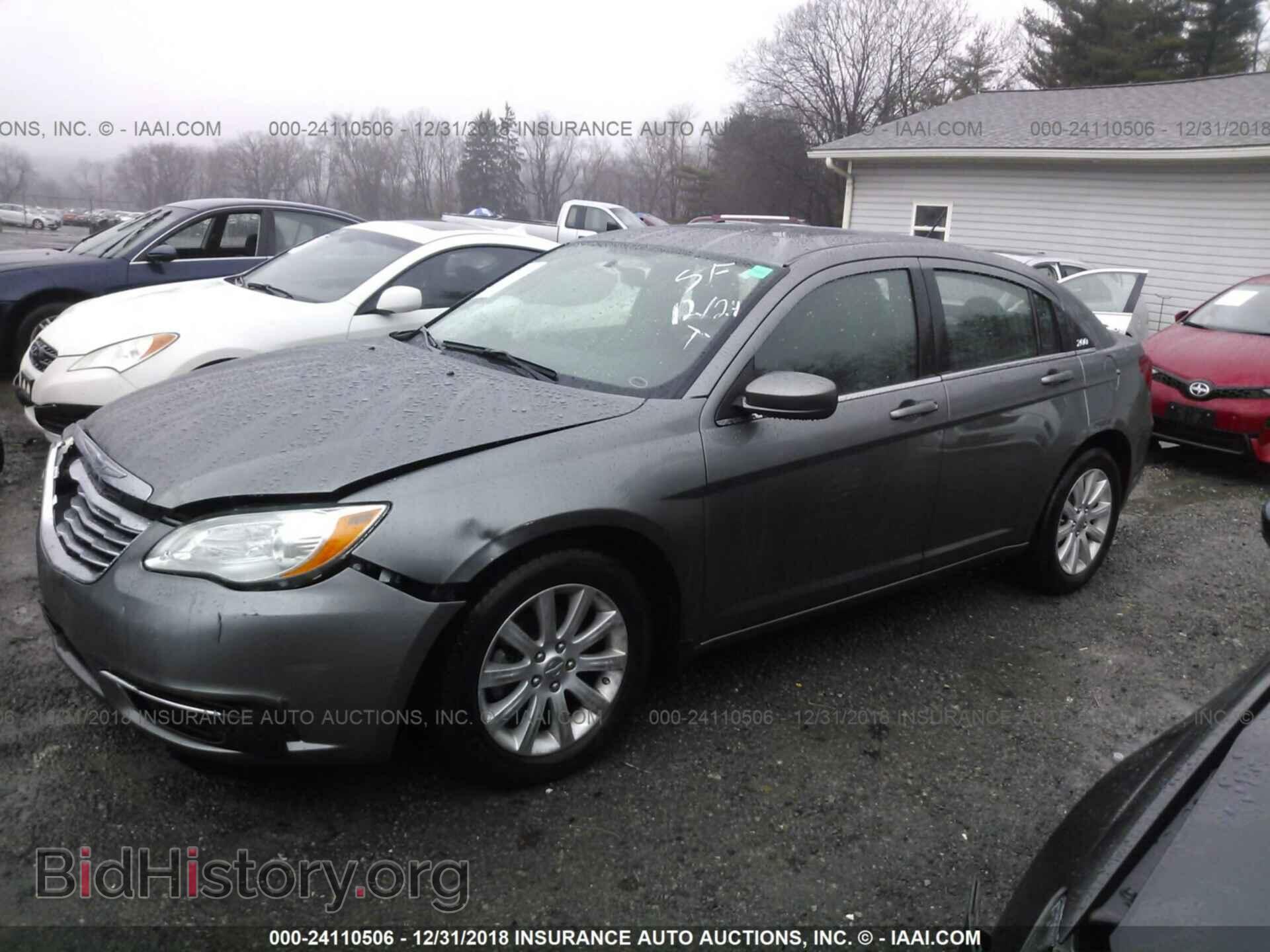 2012 CHRYSLER 200 - VIN: 1C3CCBBG2CN106830 - Фото 2