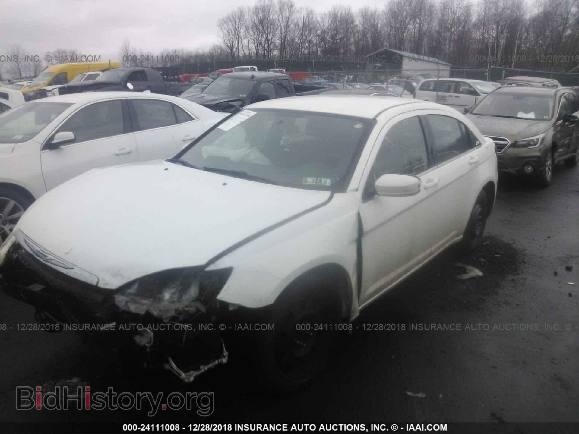 2012 CHRYSLER 200 - VIN: 1C3CCBAB3CN172308 - Фото 2