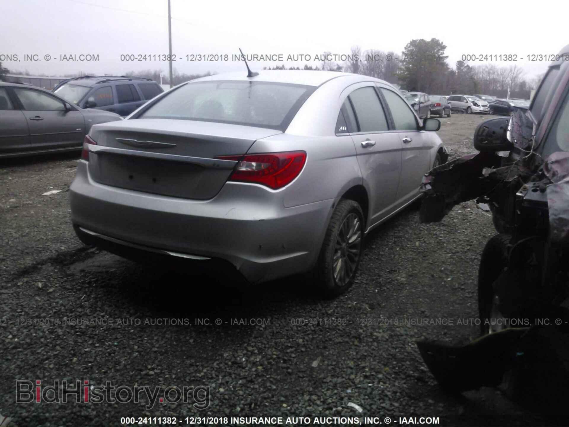 2012 CHRYSLER 200 - VIN: 1C3CCBCB9CN257859 - Photo 4