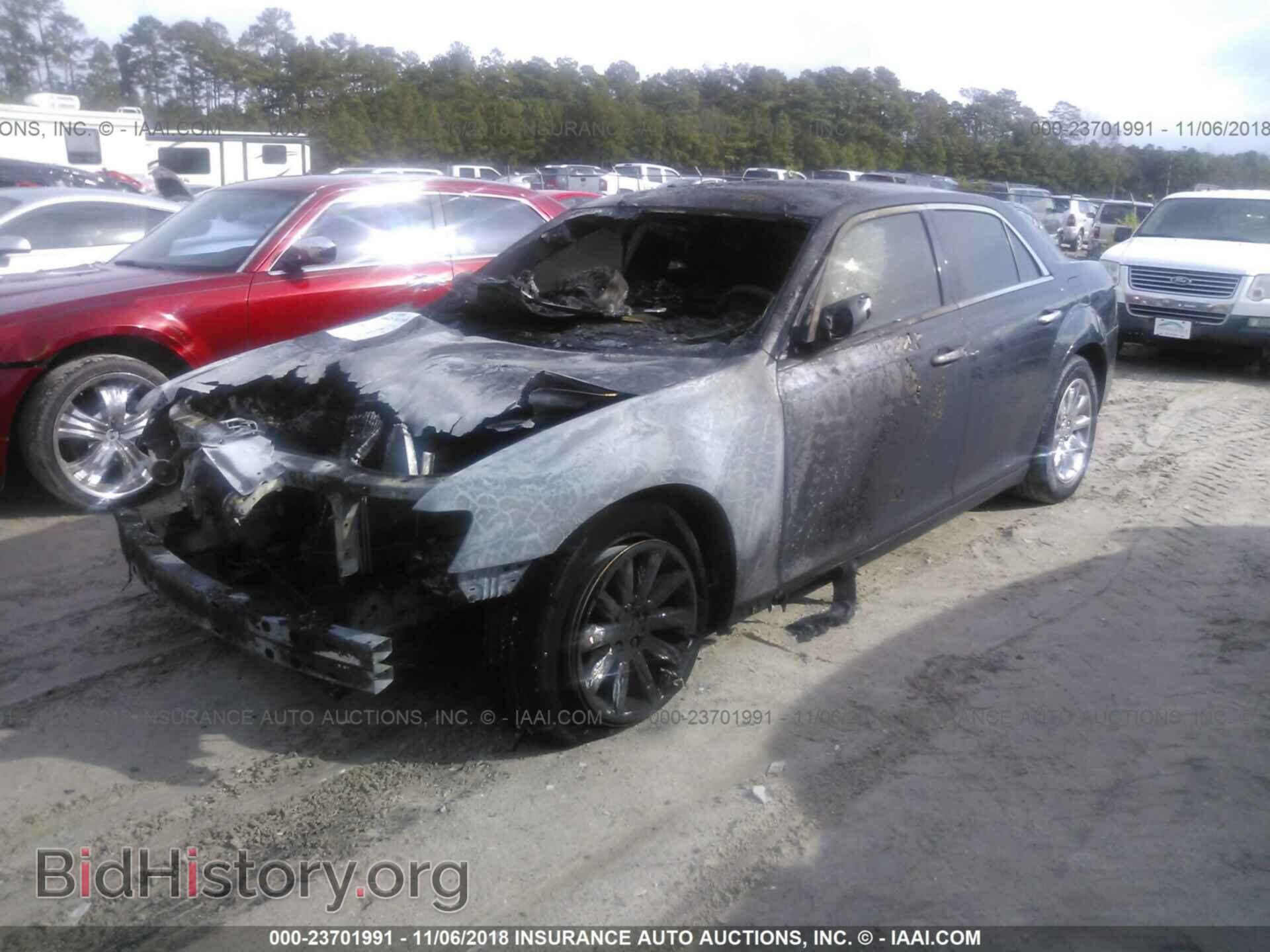 2014 CHRYSLER 300C - VIN: 2C3CCAEG1EH263184 - Фото 2