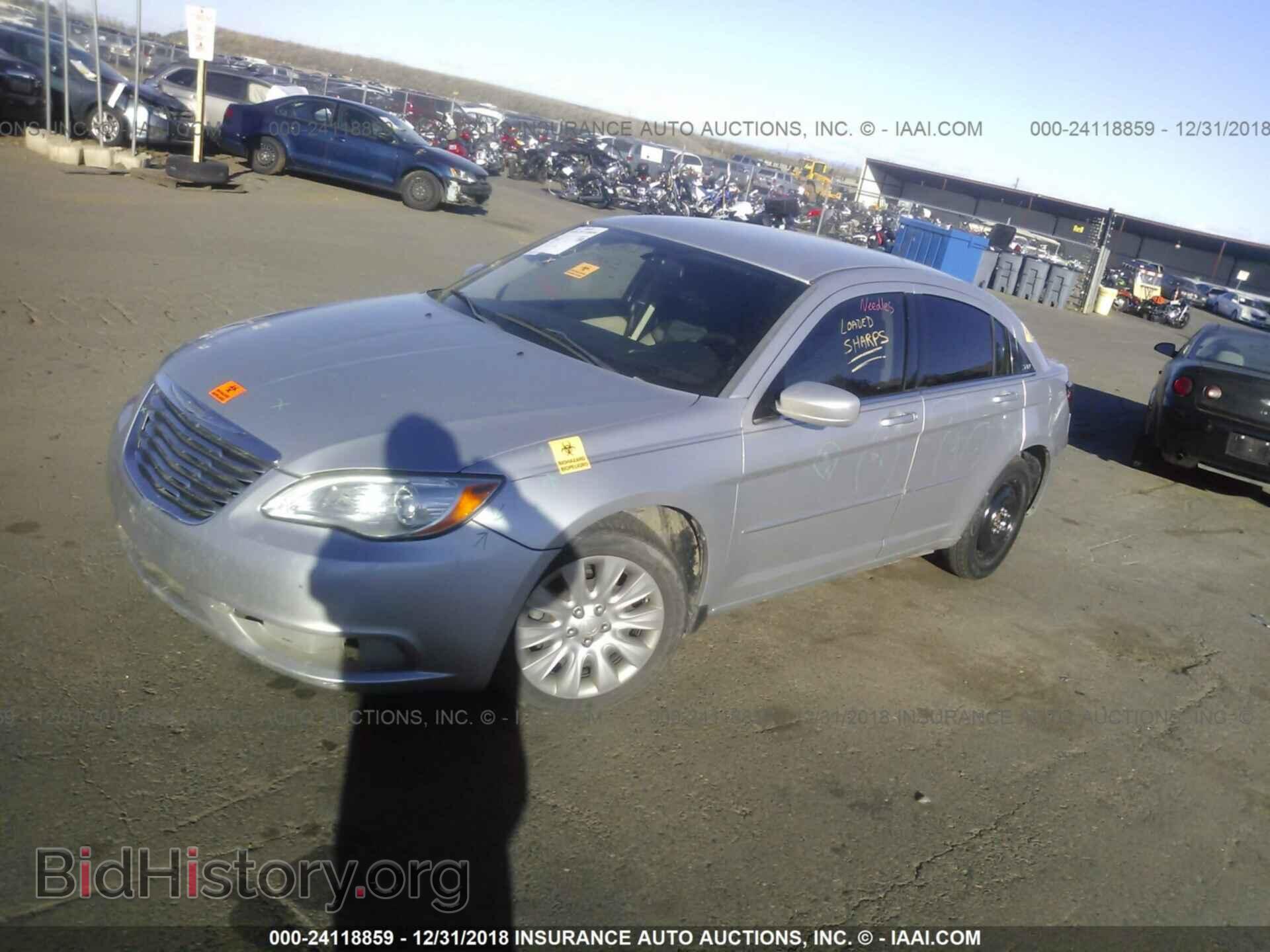 2012 CHRYSLER 200 - VIN: 1C3CCBAB5CN199705 - Фото 2