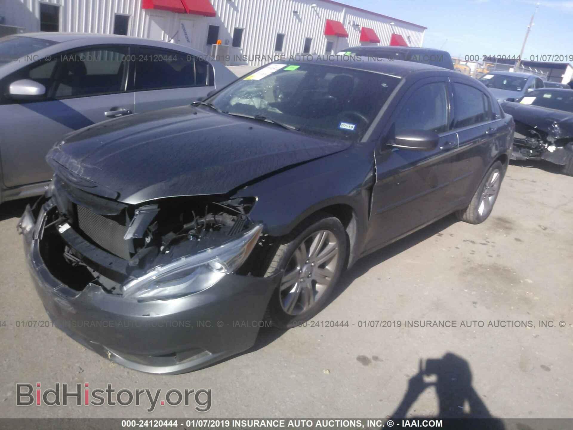 2012 CHRYSLER 200 - VIN: 1C3CCBAB6CN317860 - Фото 2