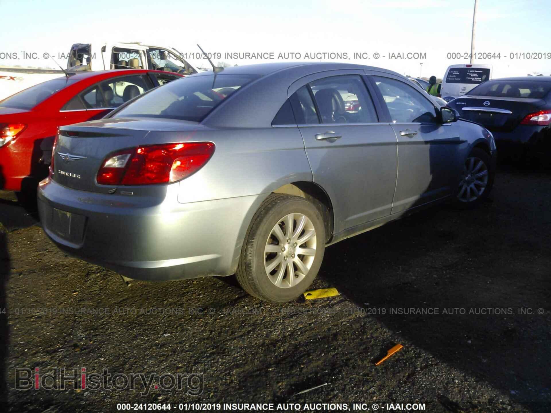 2010 CHRYSLER SEBRING - VIN: 1C3CC5FB0AN219852 - Photo 4