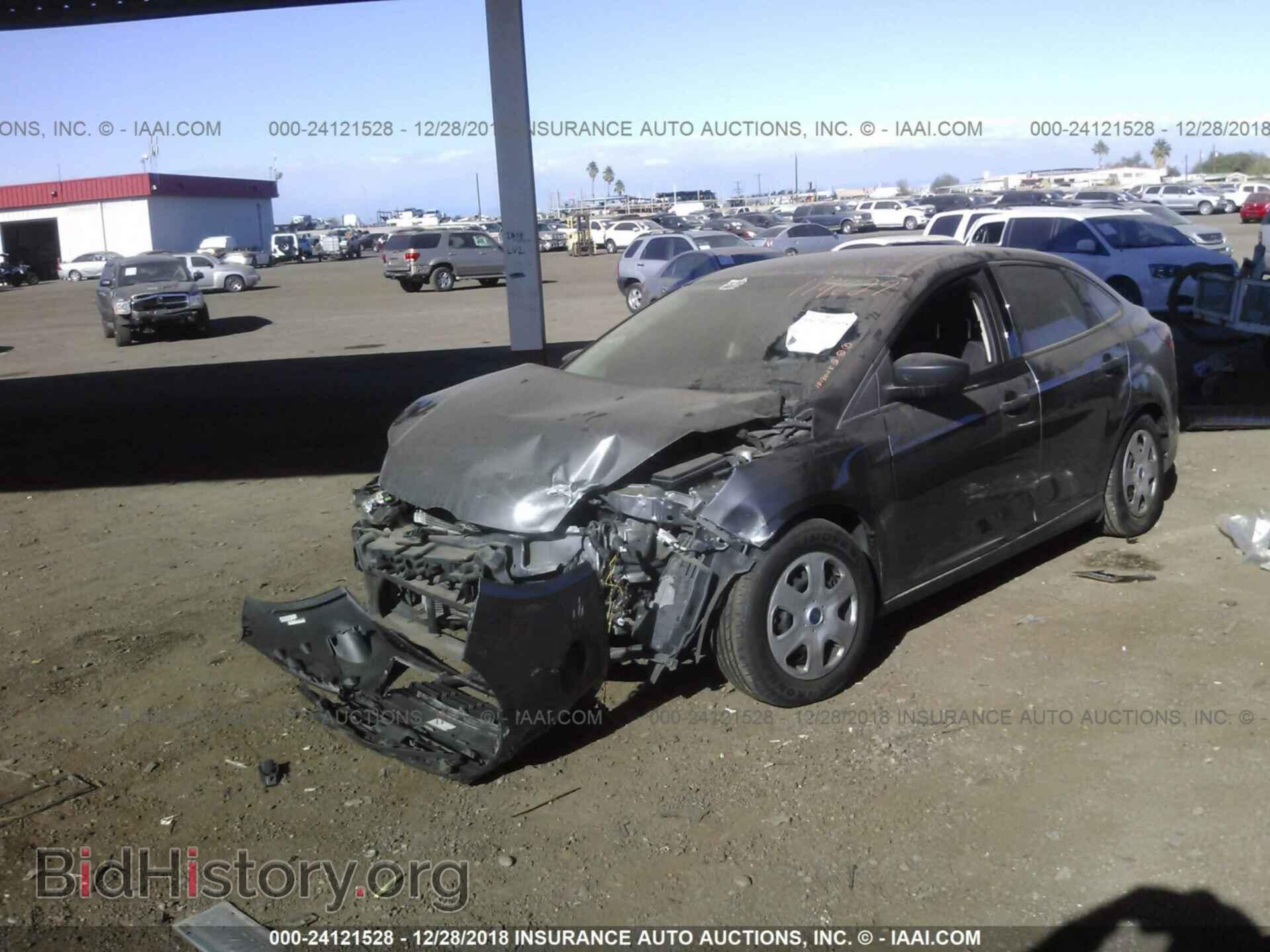 2012 Ford Focus - VIN: 1FAHP3E24CL183647 - Photo 2