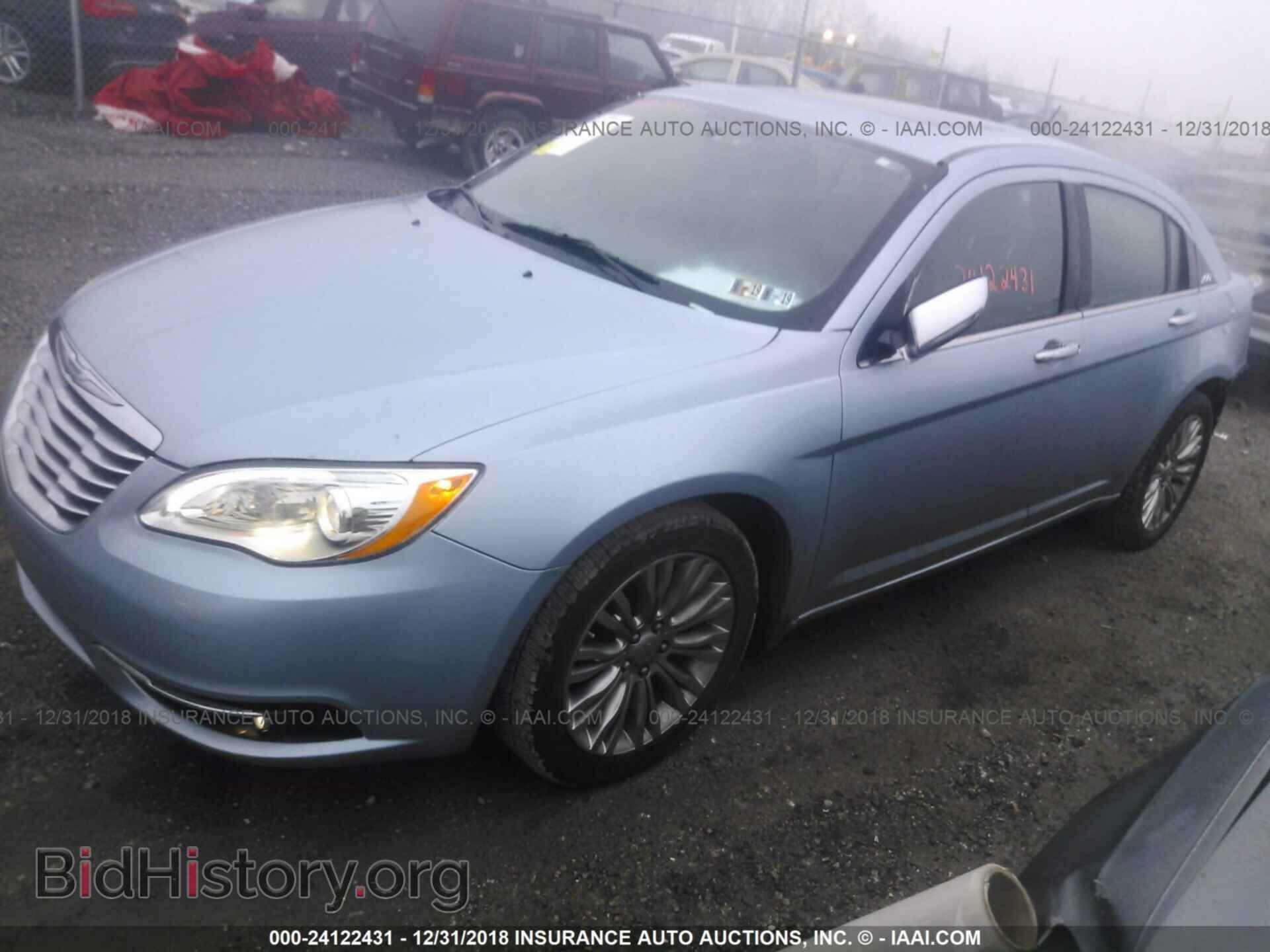 2013 CHRYSLER 200 - VIN: 1C3CCBCG8DN543263 - Фото 2
