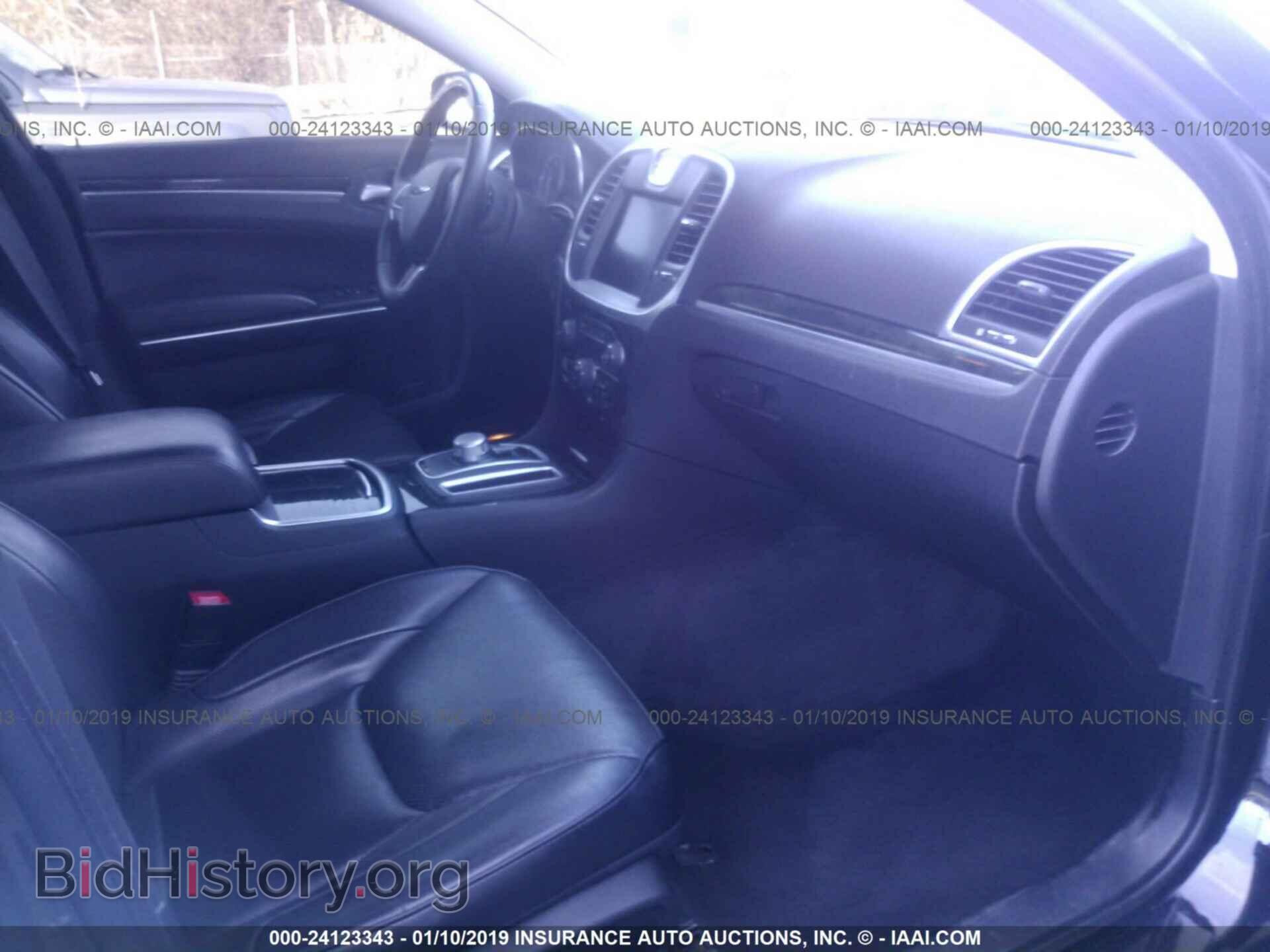 2016 CHRYSLER 300C - VIN: 2C3CCAKG3GH282780 - Фото 5