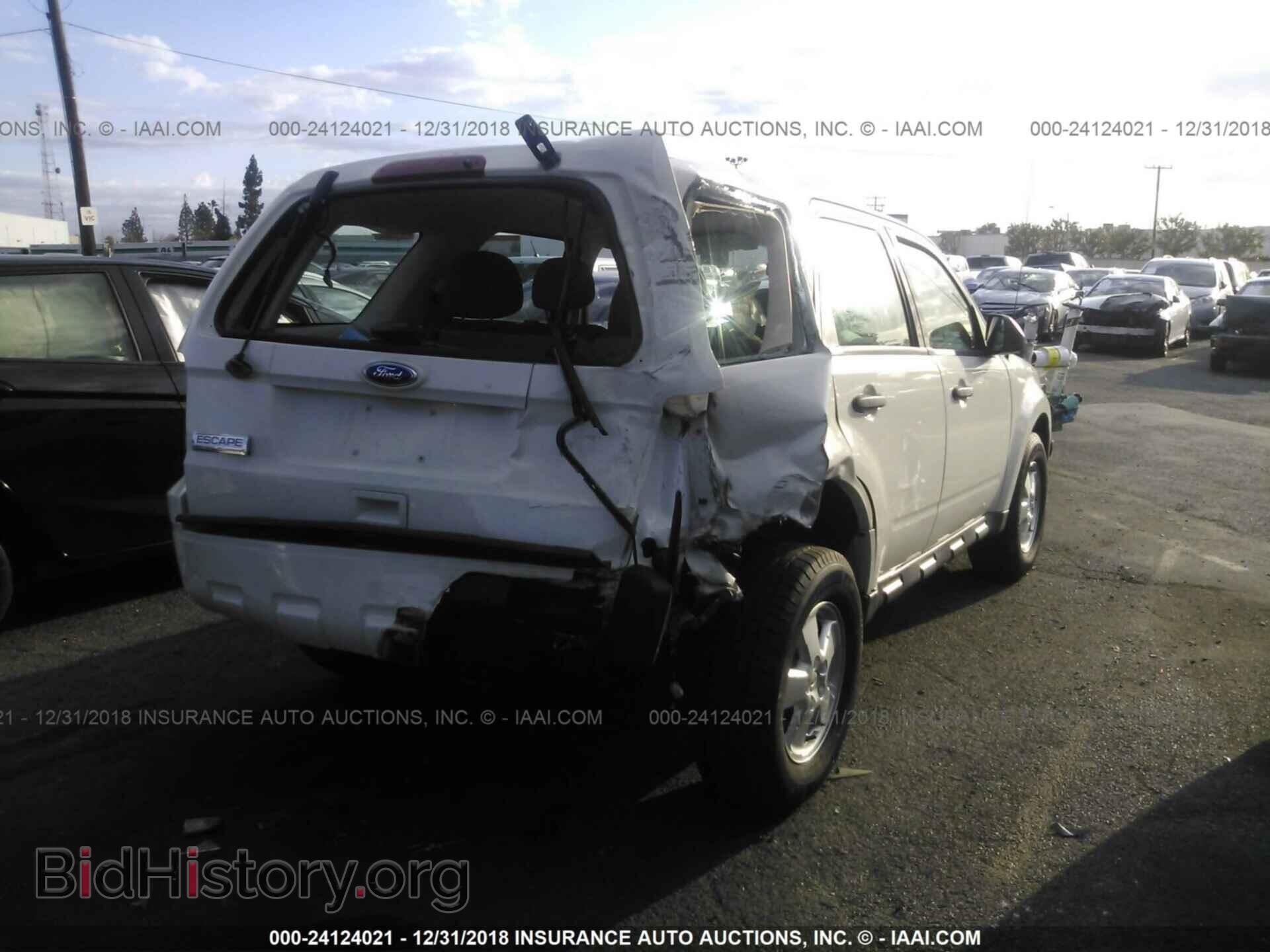 2011 FORD ESCAPE - VIN: 1FMCU0C74BKB84307 - Фото 4