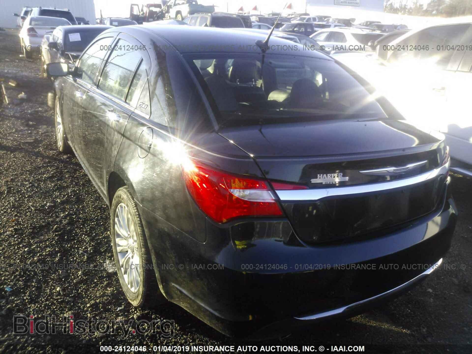 2011 CHRYSLER 200 - VIN: 1C3BC2FGXBN516182 - Фото 3