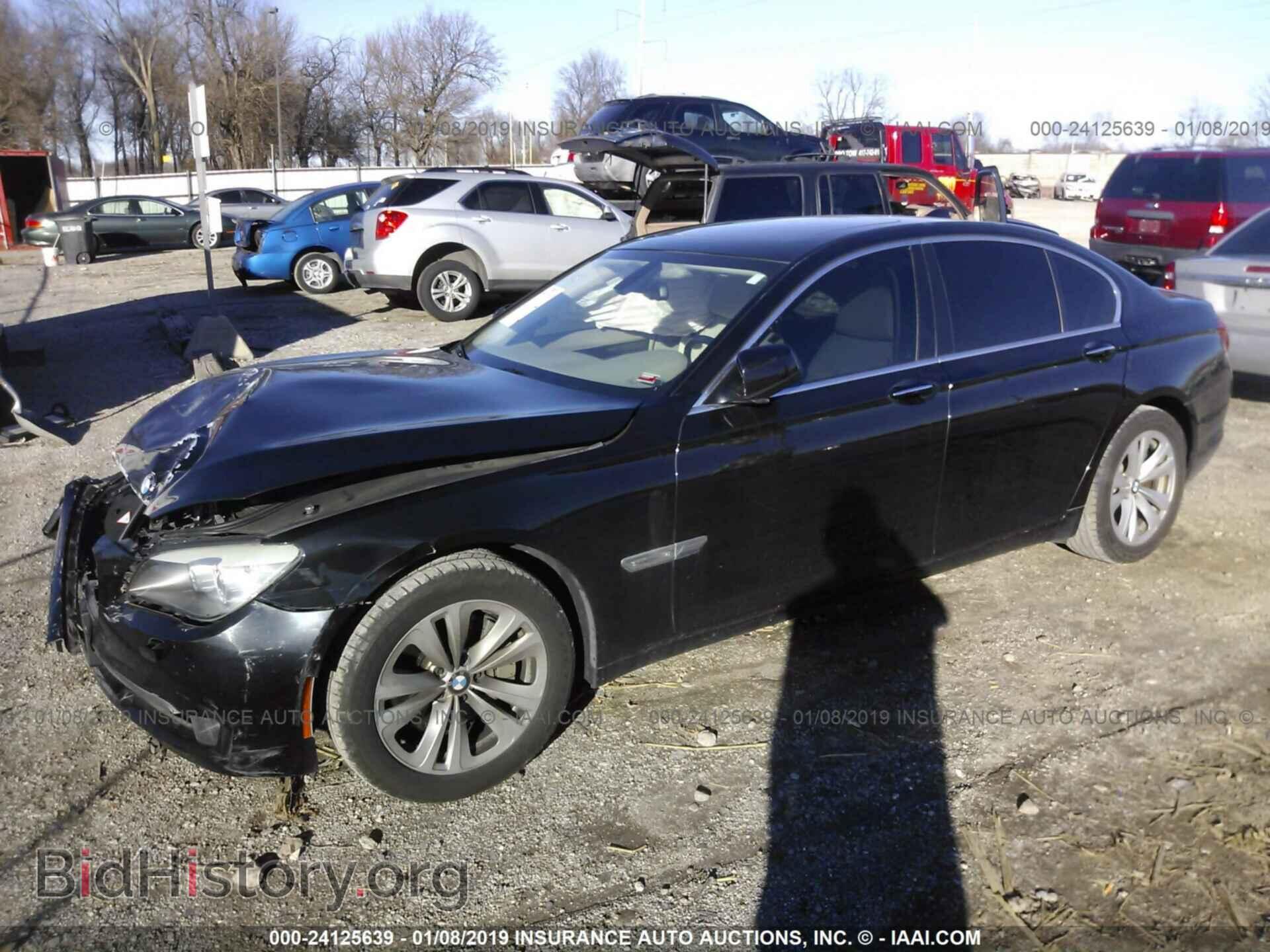2011 BMW 740 - VIN: WBAKA4C53BC612602 - Фото 2