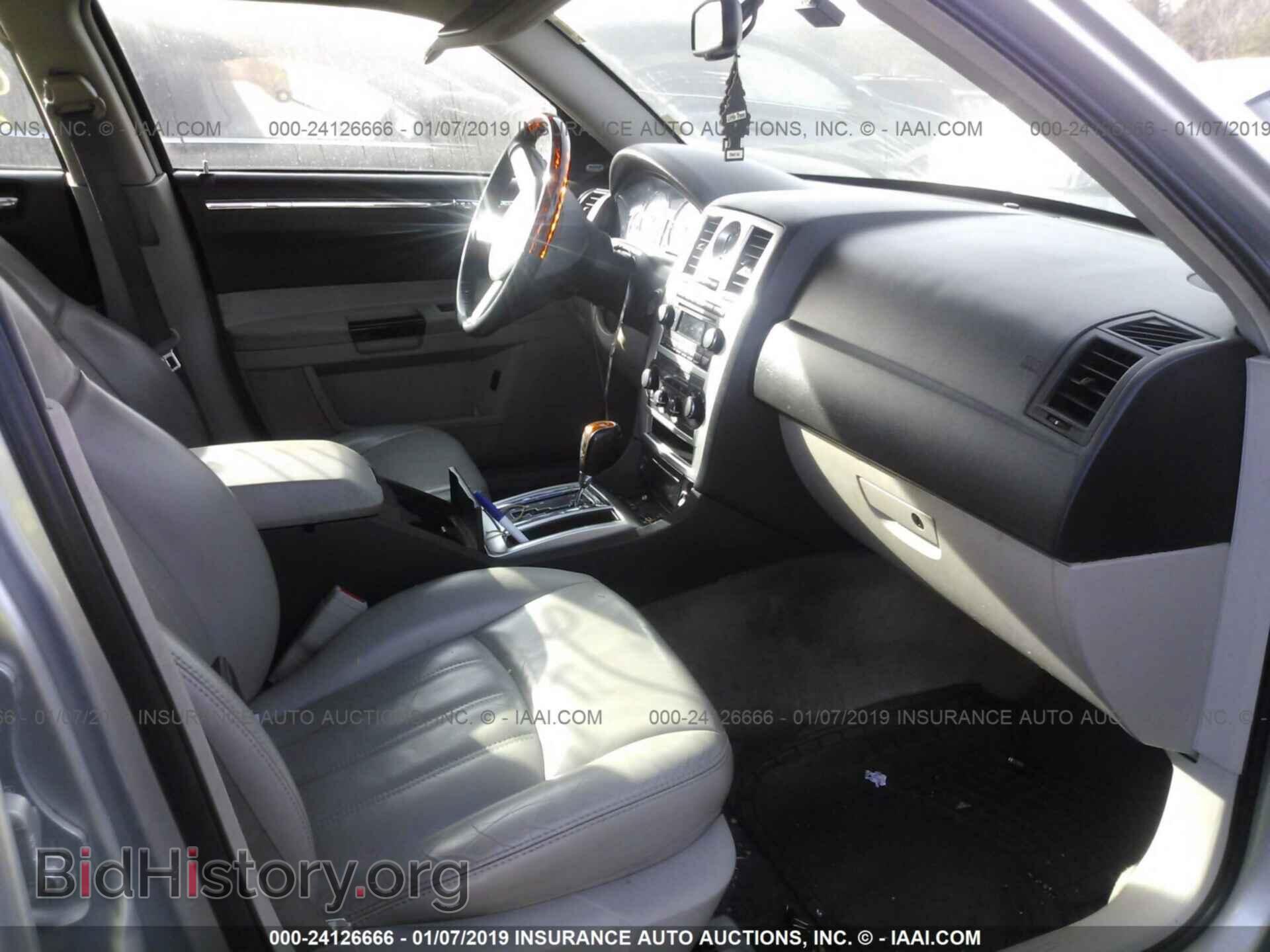 2006 CHRYSLER 300C - VIN: 2C3KK63H86H111802 - Фото 5