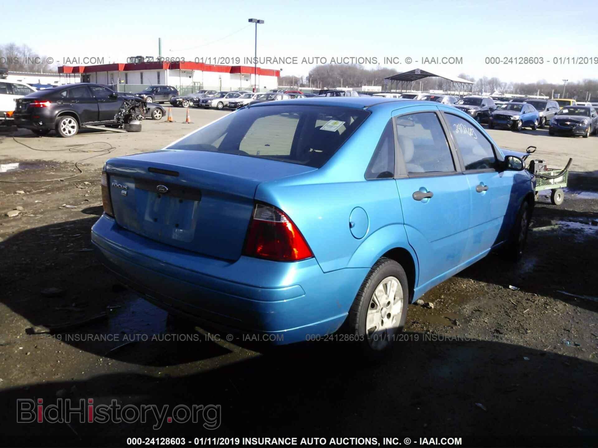 2007 FORD FOCUS - VIN: 1FAHP34N77W183013 - Photo 4