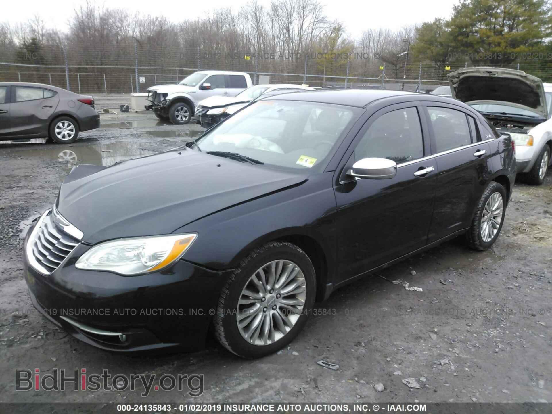 2011 CHRYSLER 200 - VIN: 1C3BC2FG2BN520615 - Photo 2