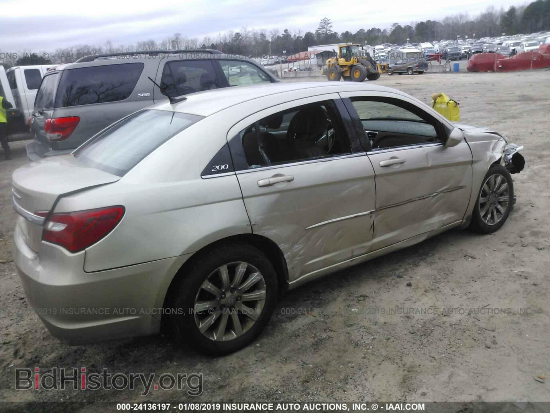 2013 CHRYSLER 200 - VIN: 1C3CCBBB7DN732749 - Фото 4