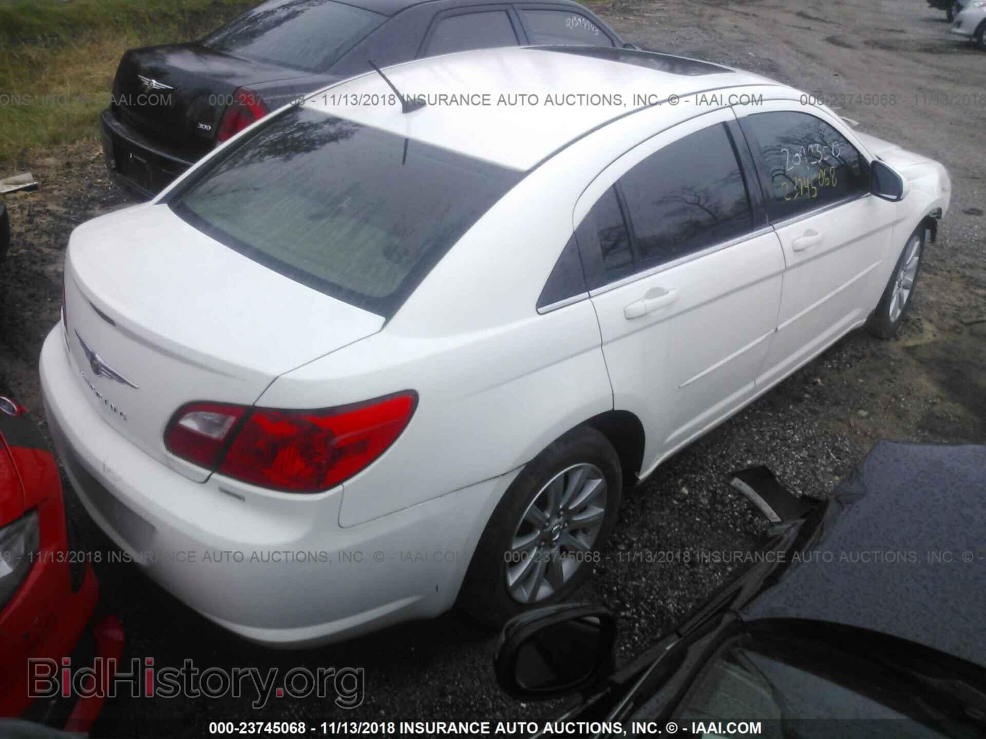 2010 CHRYSLER SEBRING - VIN: 1C3CC5FB7AN233733 - Фото 4