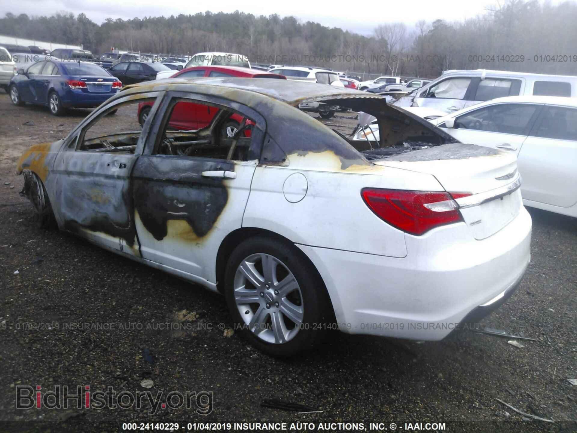 2013 CHRYSLER 200 - VIN: 1C3CCBAB4DN762163 - Фото 3