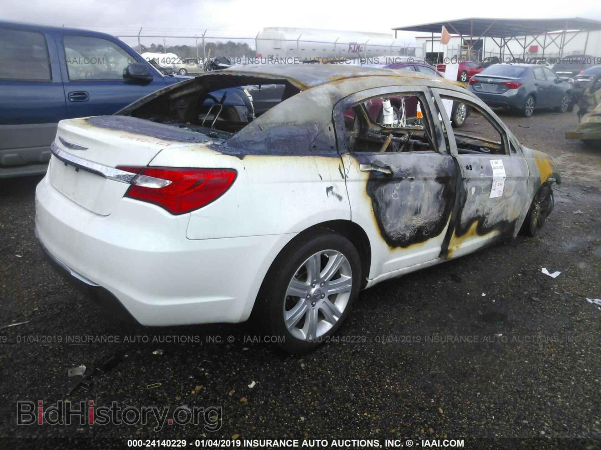 2013 CHRYSLER 200 - VIN: 1C3CCBAB4DN762163 - Фото 4