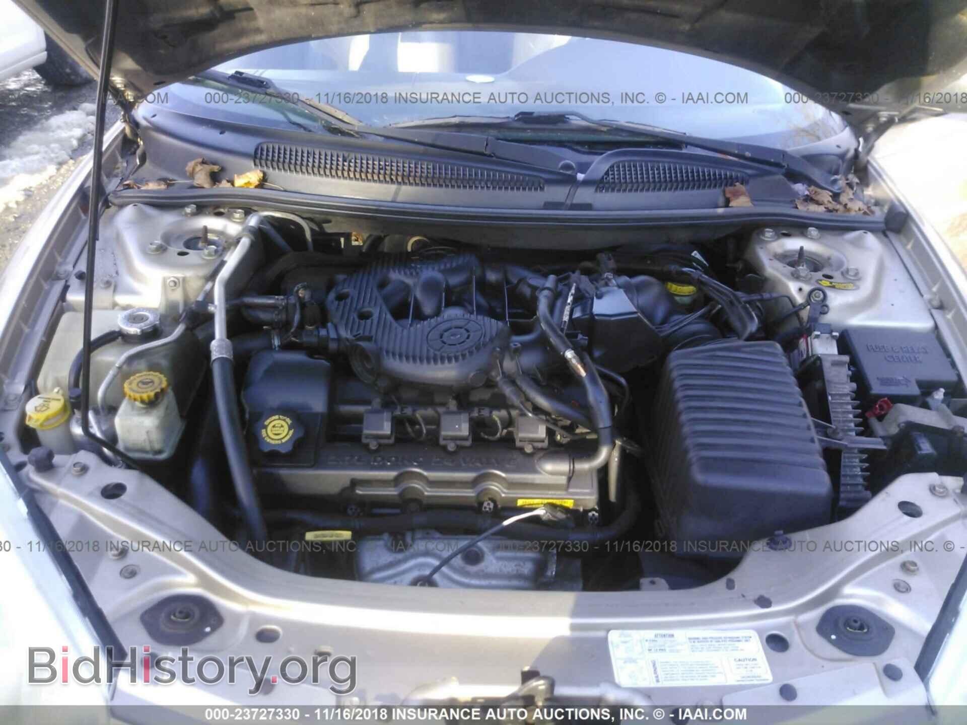 2004 CHRYSLER SEBRING - VIN: 1C3EL55R94N106705 - Фото 10