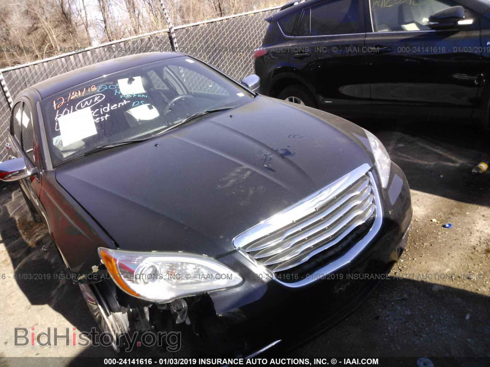 Photo 1C3BC2FB5BN500881 - CHRYSLER 200 2011