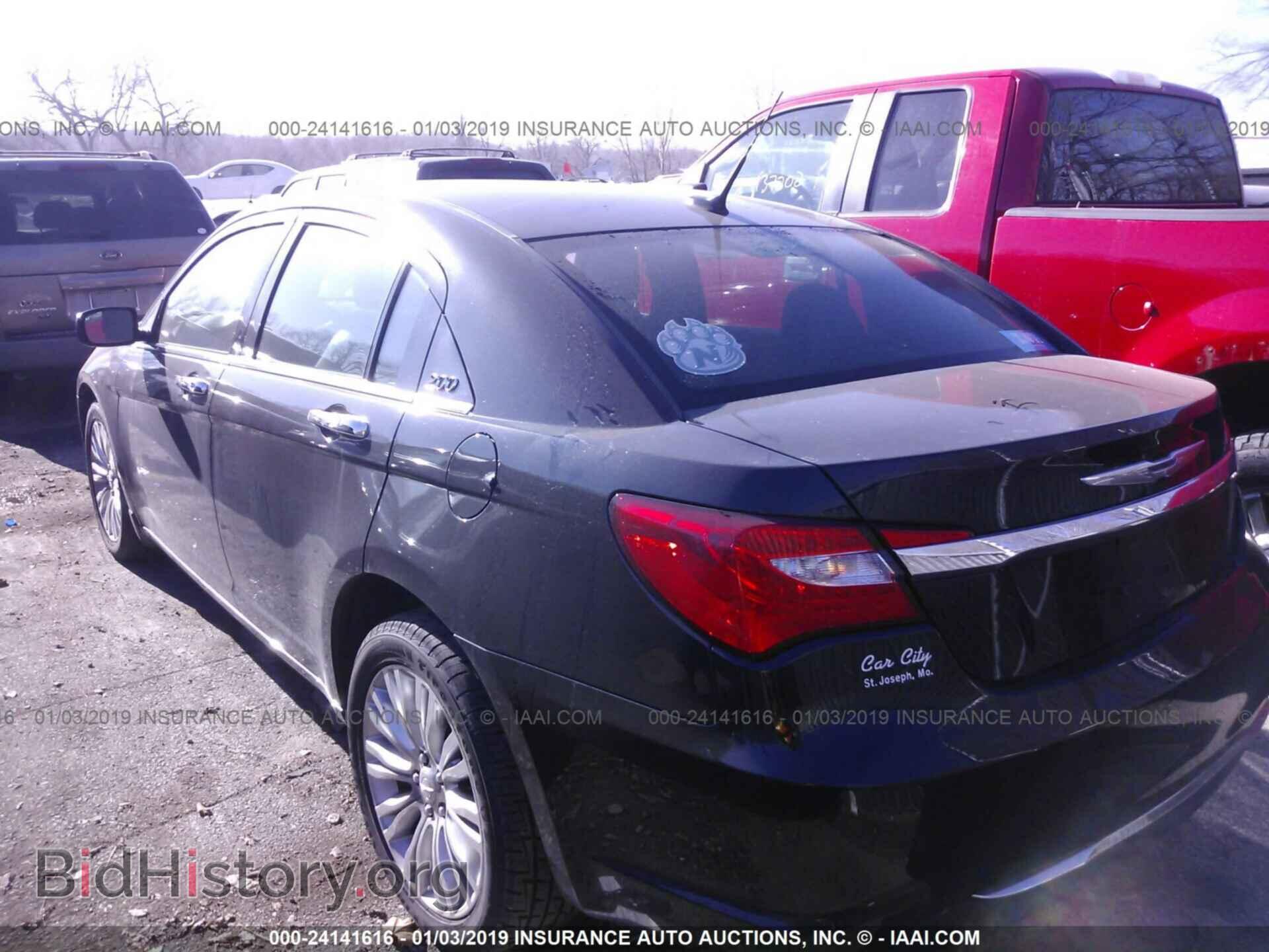 2011 CHRYSLER 200 - VIN: 1C3BC2FB5BN500881 - Фото 3