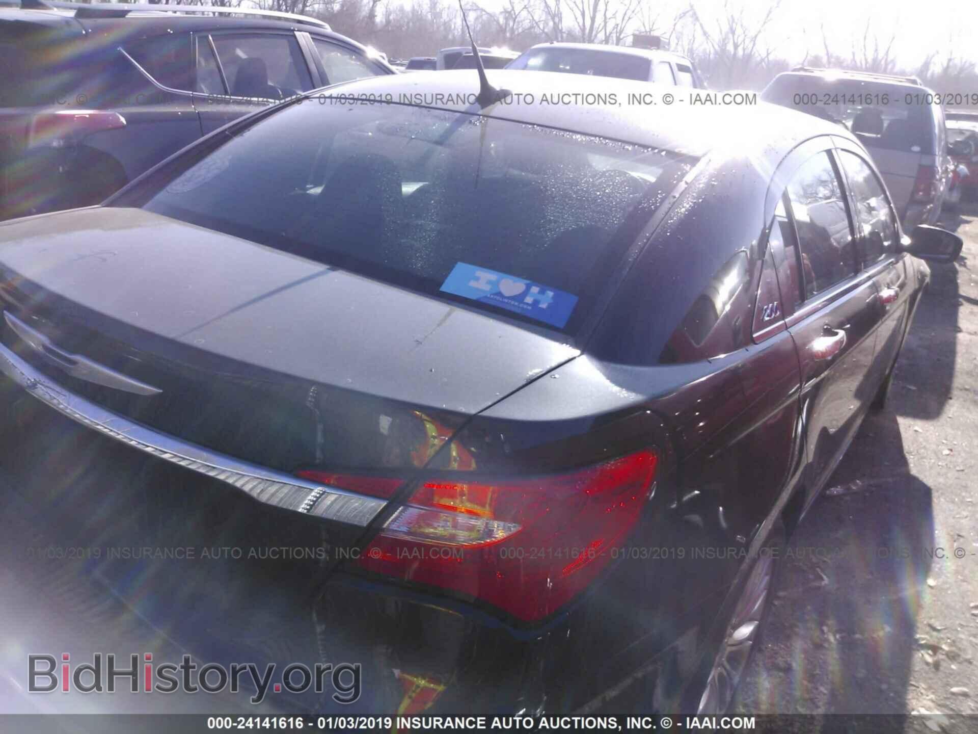 2011 CHRYSLER 200 - VIN: 1C3BC2FB5BN500881 - Фото 4