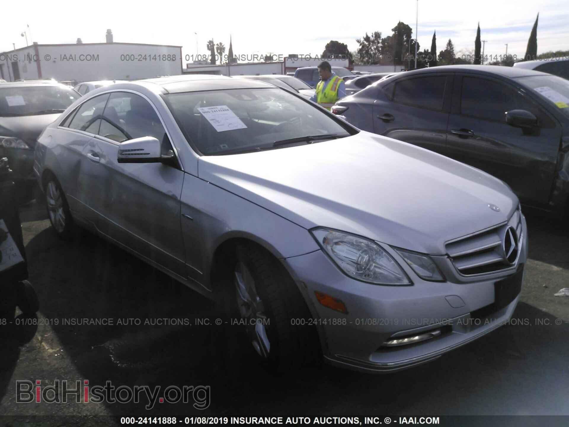 Photo WDDKJ5KB0CF158010 - MERCEDES-BENZ E 2012