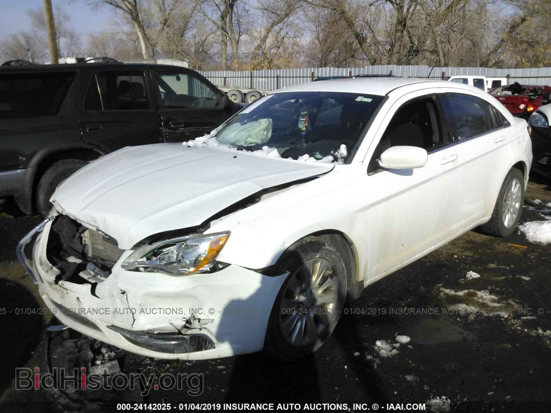 2014 CHRYSLER 200 - VIN: 1C3CCBABXEN207820 - Фото 2