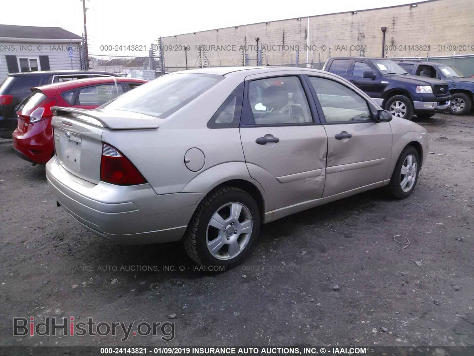 2007 FORD FOCUS - VIN: 1FAHP34N57W104017 - Photo 4