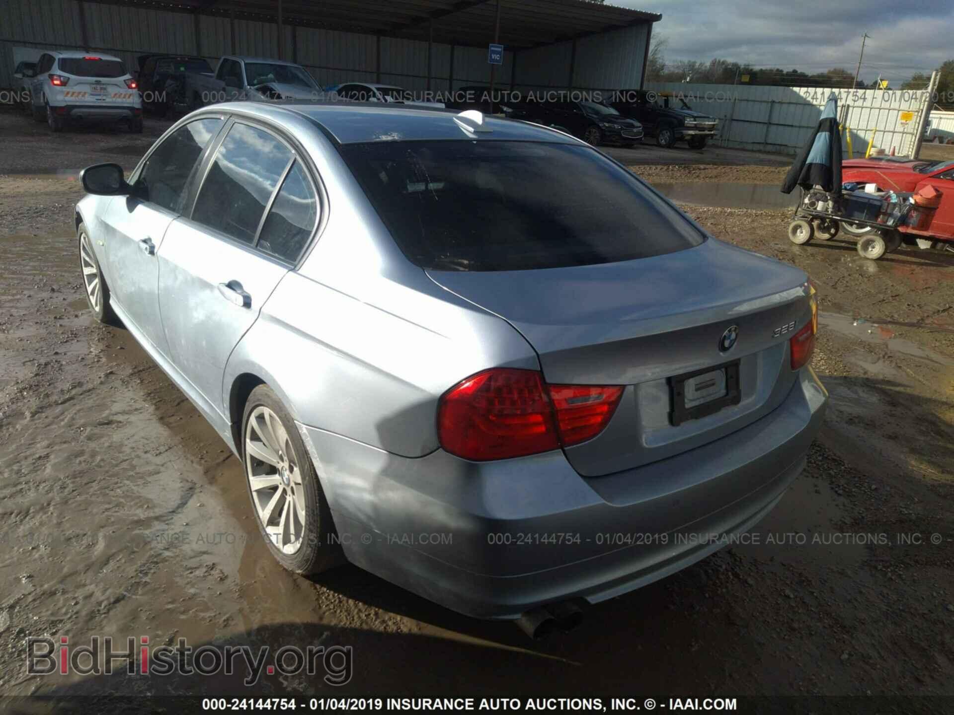 2011 BMW 328 - VIN: WBAPH7C58BE676917 - Фото 3