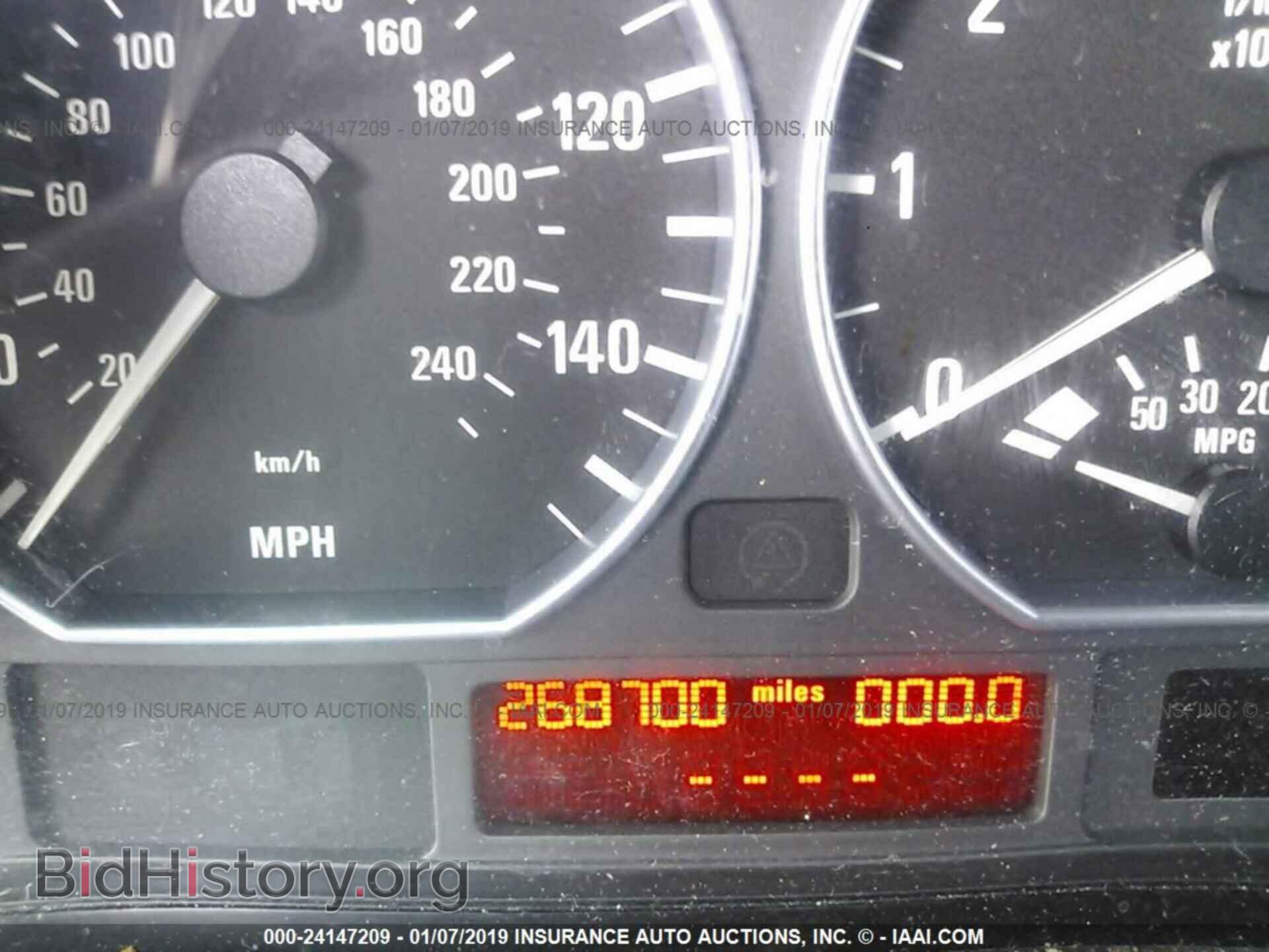 2002 BMW 330 - VIN: WBAEV53452KM21347 - Photo 7
