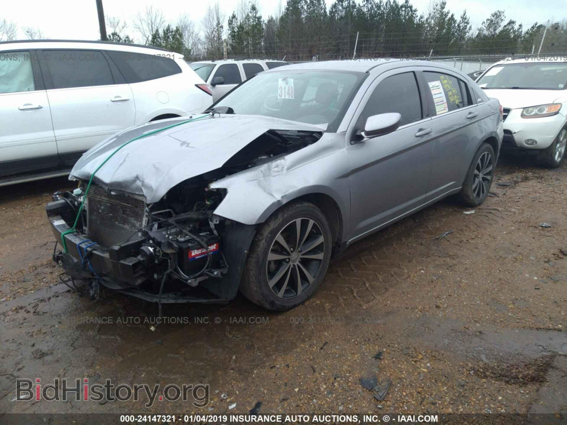 2013 CHRYSLER 200 - VIN: 1C3CCBCG2DN522716 - Фото 2