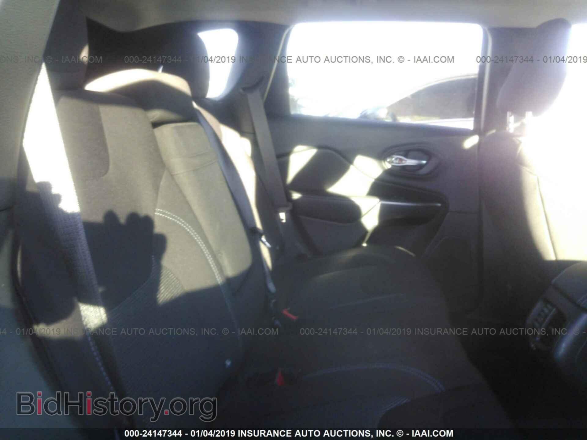 2019 JEEP CHEROKEE - VIN: 1C4PJLCB8KD129609 - Фото 8