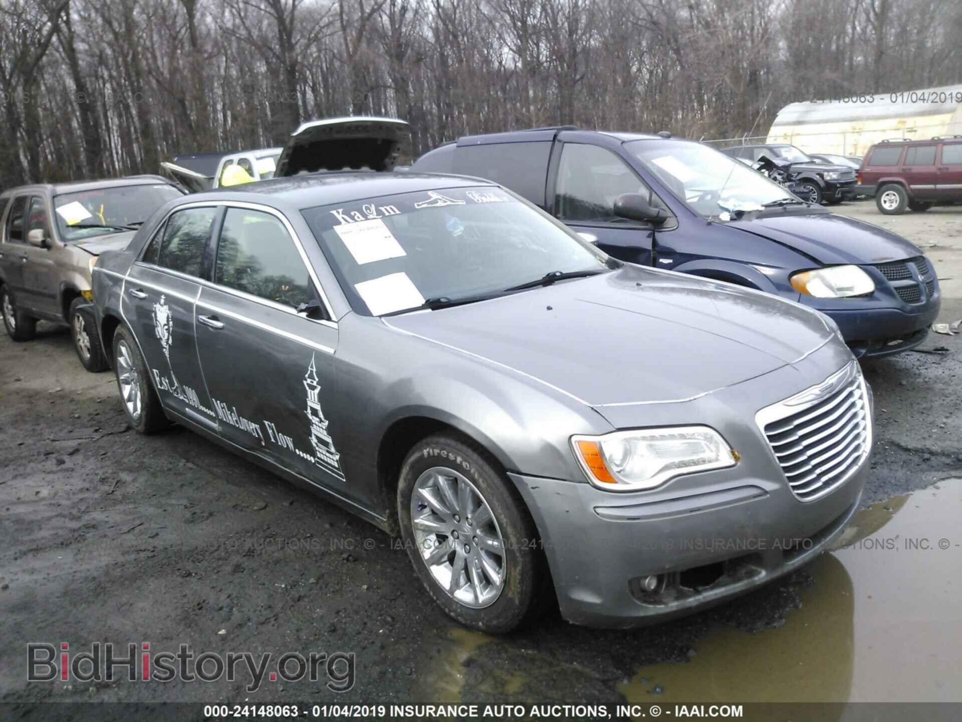 Photo 2C3CA5CG5BH592417 - CHRYSLER 300 2011