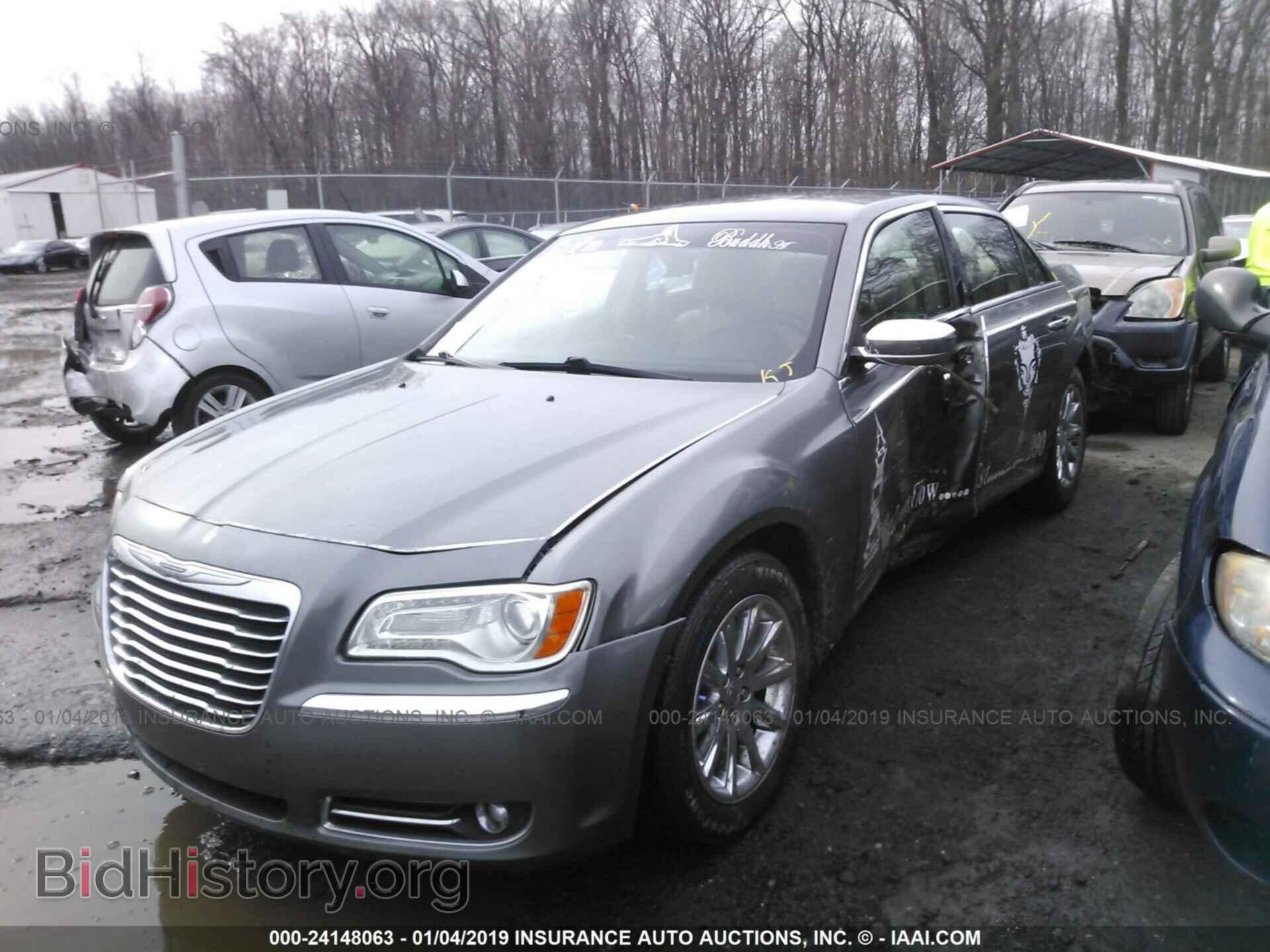 2011 CHRYSLER 300 - VIN: 2C3CA5CG5BH592417 - Фото 2
