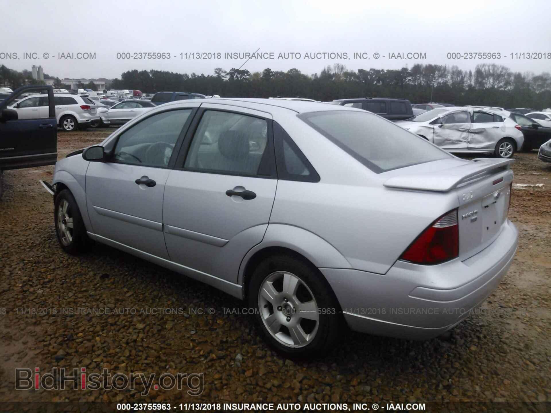 2005 FORD FOCUS - VIN: 1FAFP34N65W204180 - Photo 3