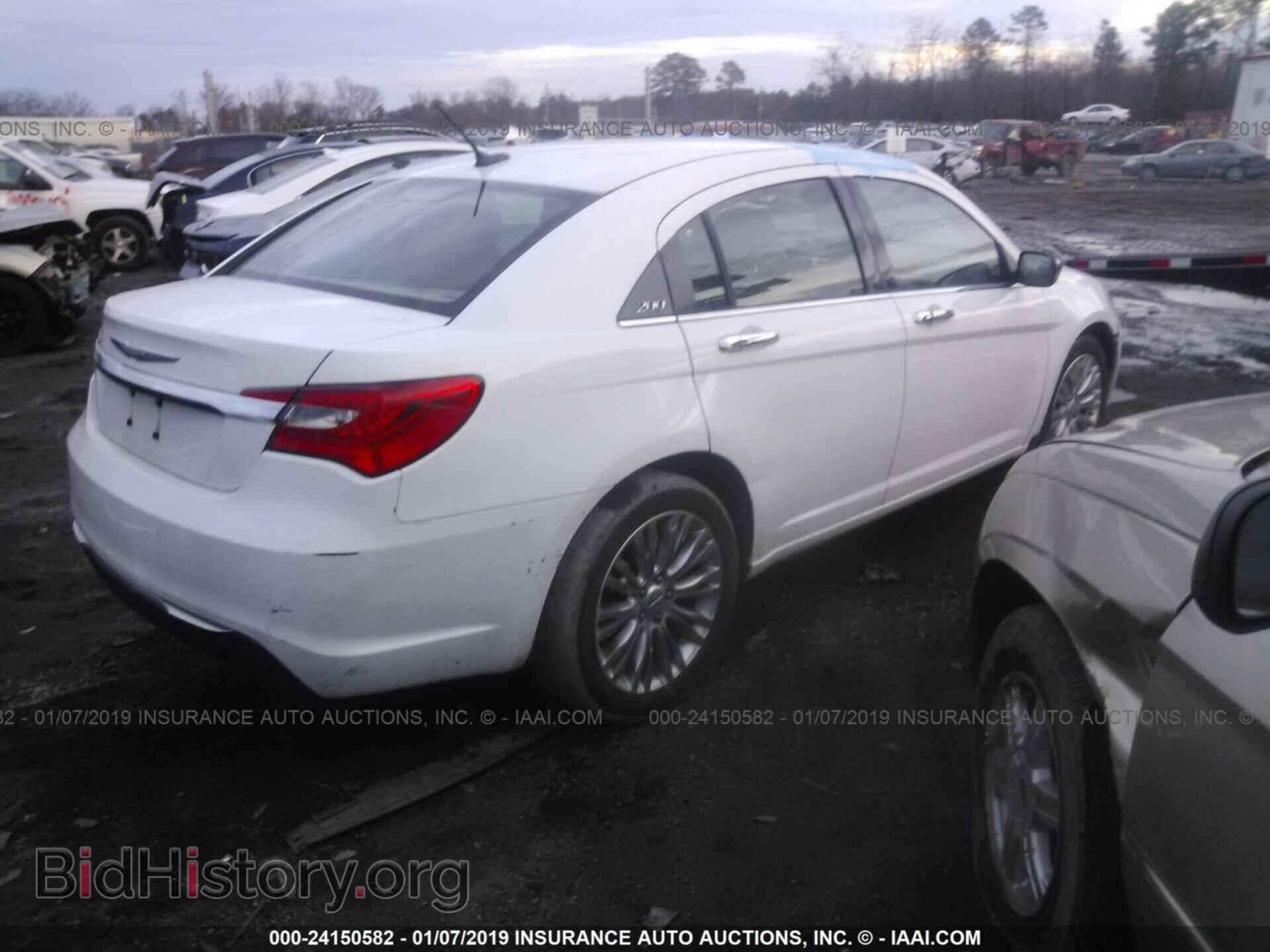 2012 CHRYSLER 200 - VIN: 1C3CCBCG2CN124002 - Фото 4