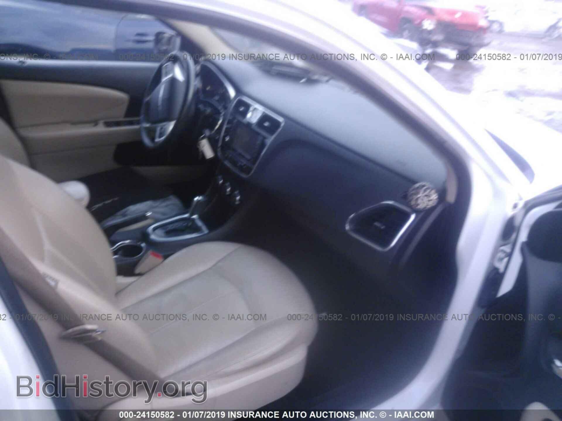 2012 CHRYSLER 200 - VIN: 1C3CCBCG2CN124002 - Фото 5