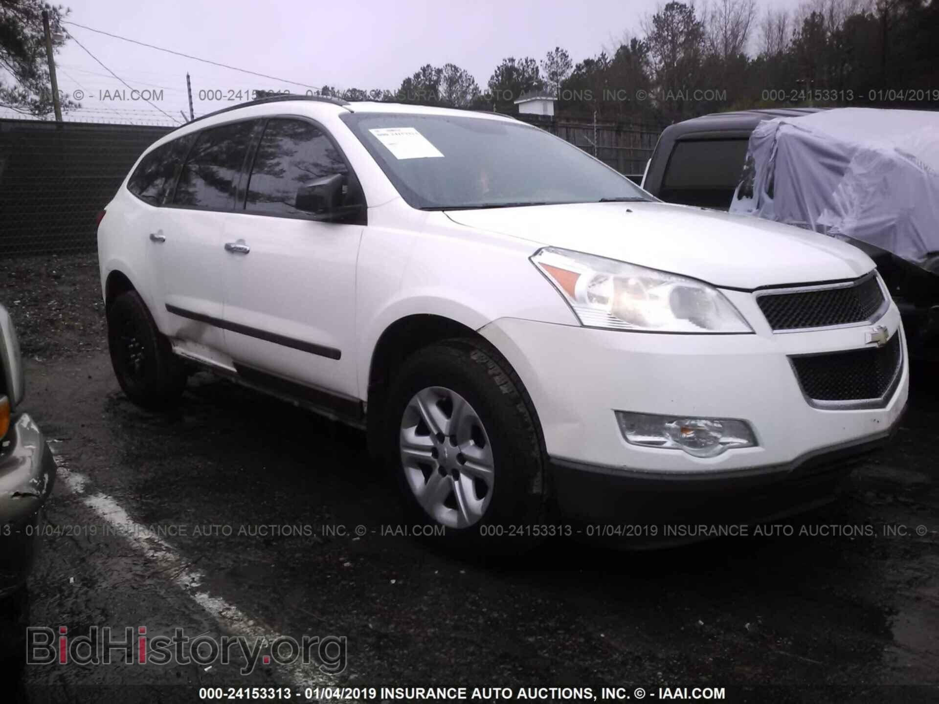 Photo 1GNKRFED3BJ158267 - CHEVROLET TRAVERSE 2011