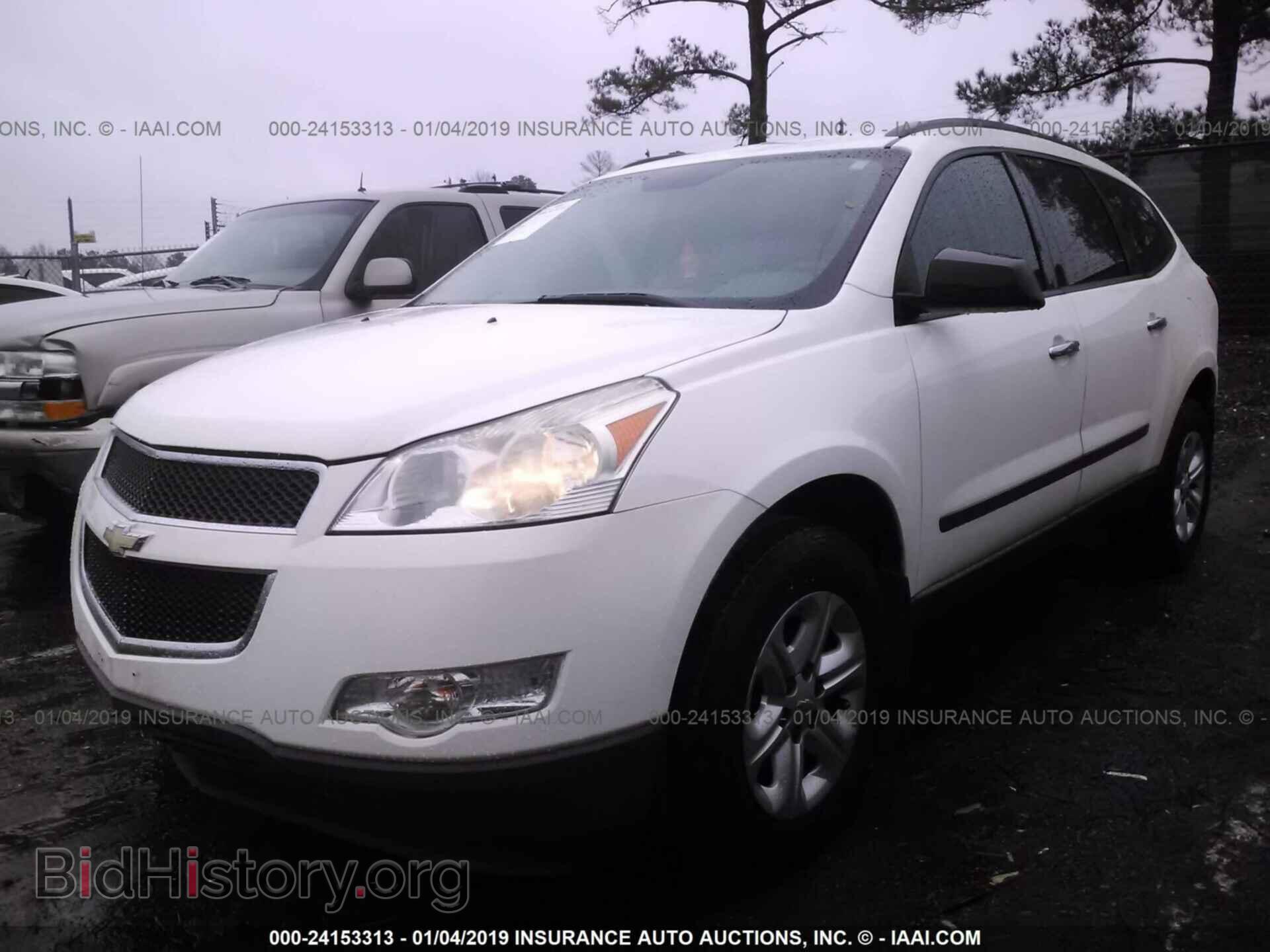 2011 CHEVROLET TRAVERSE - VIN: 1GNKRFED3BJ158267 - Photo 2