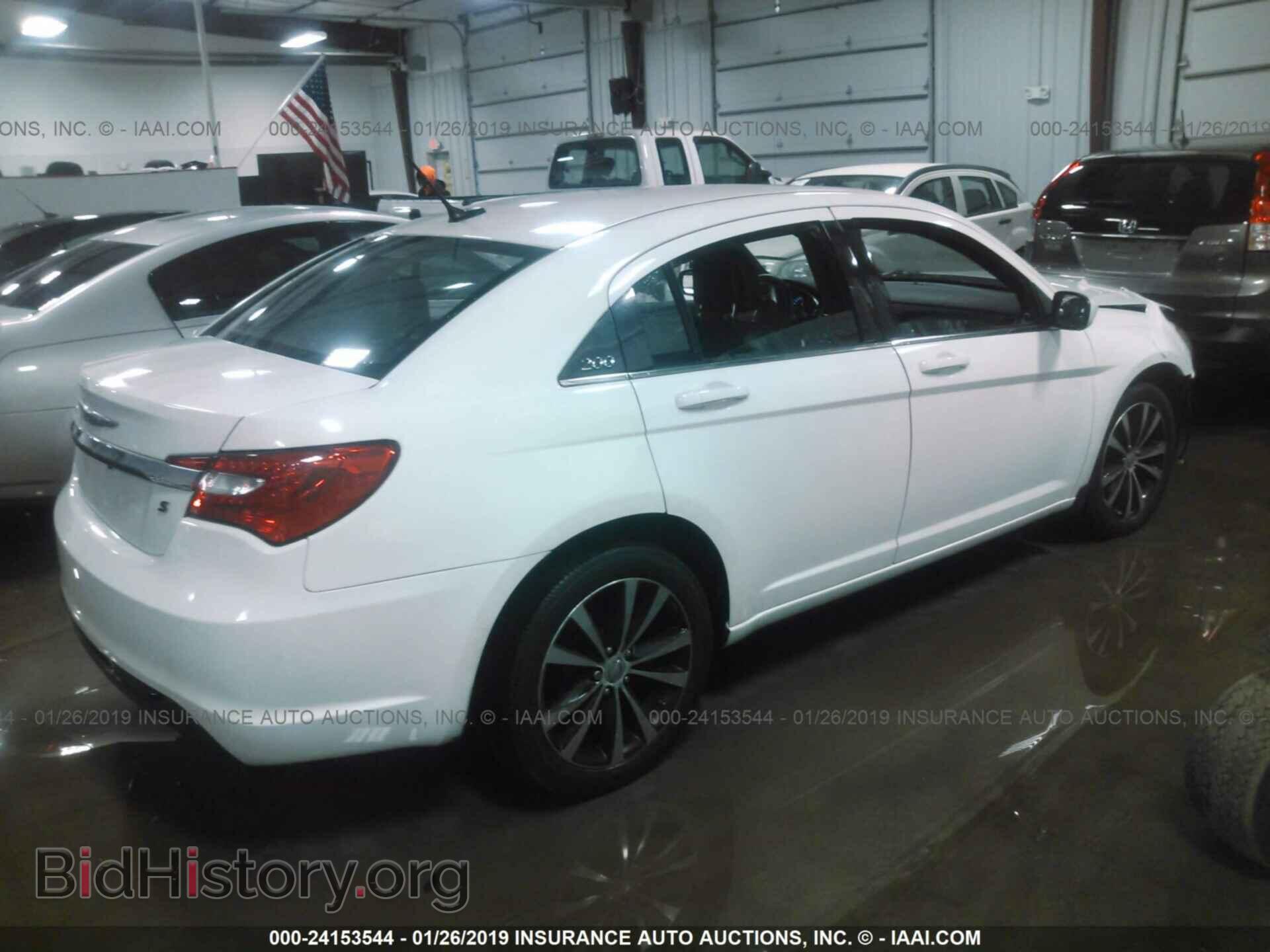 2013 CHRYSLER 200 - VIN: 1C3CCBCG1DN738444 - Photo 4