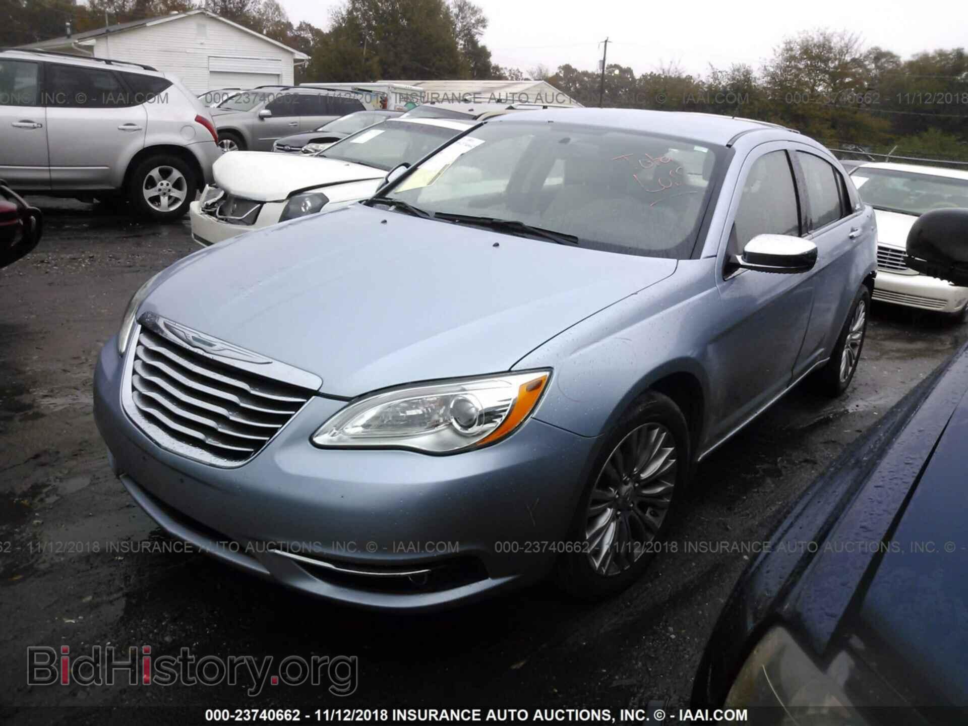 2012 CHRYSLER 200 - VIN: 1C3CCBCB3CN236568 - Фото 2