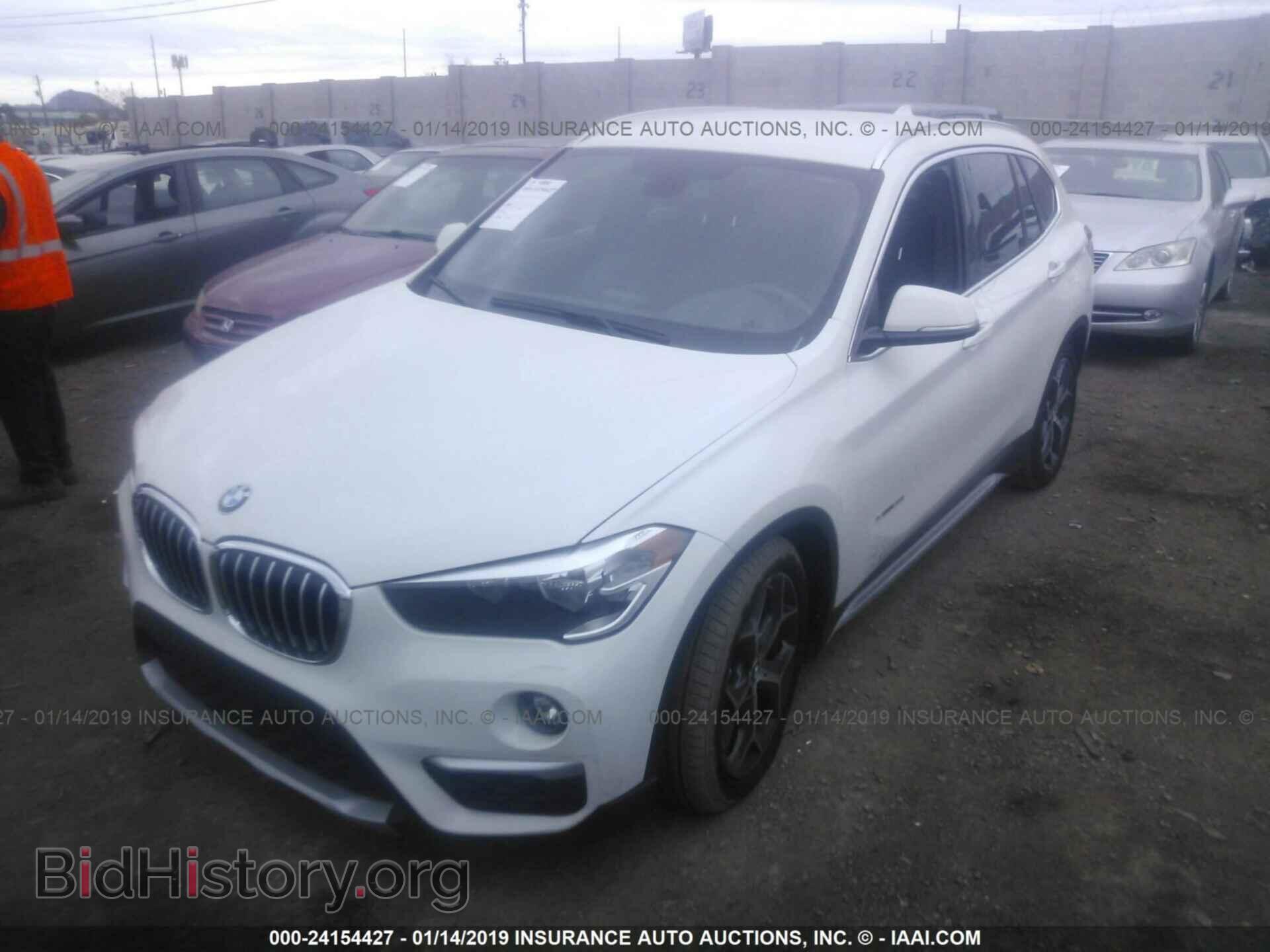 2018 BMW X1 - VIN: WBXHU7C39J5H41005 - Фото 2