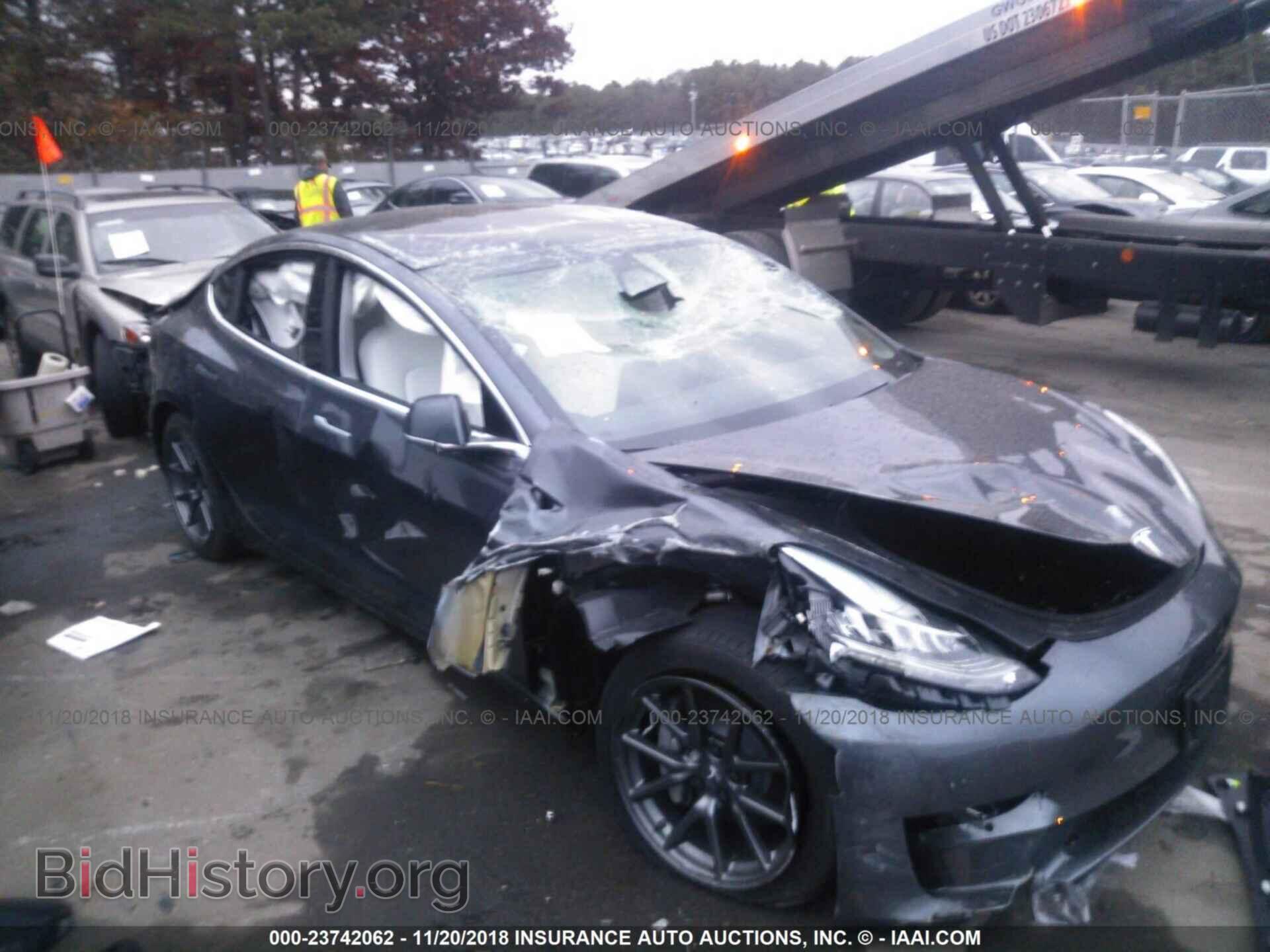 Photo 5YJ3E1EB6JF096024 - TESLA MODEL 3 2018