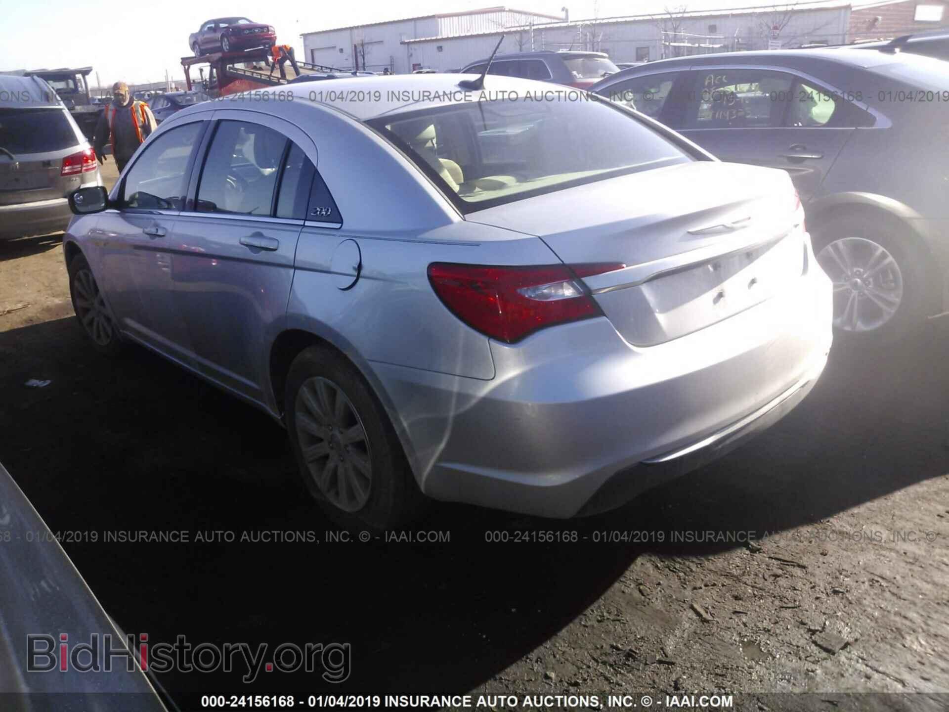 2011 CHRYSLER 200 - VIN: 1C3BC1FB3BN576335 - Photo 3
