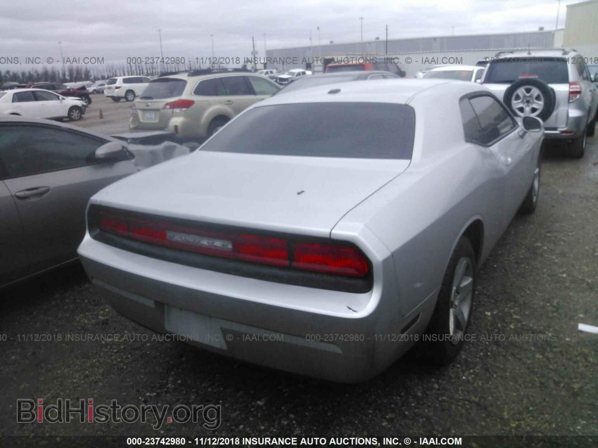 2010 DODGE CHALLENGER - VIN: 2B3CJ4DV0AH202908 - Photo 4