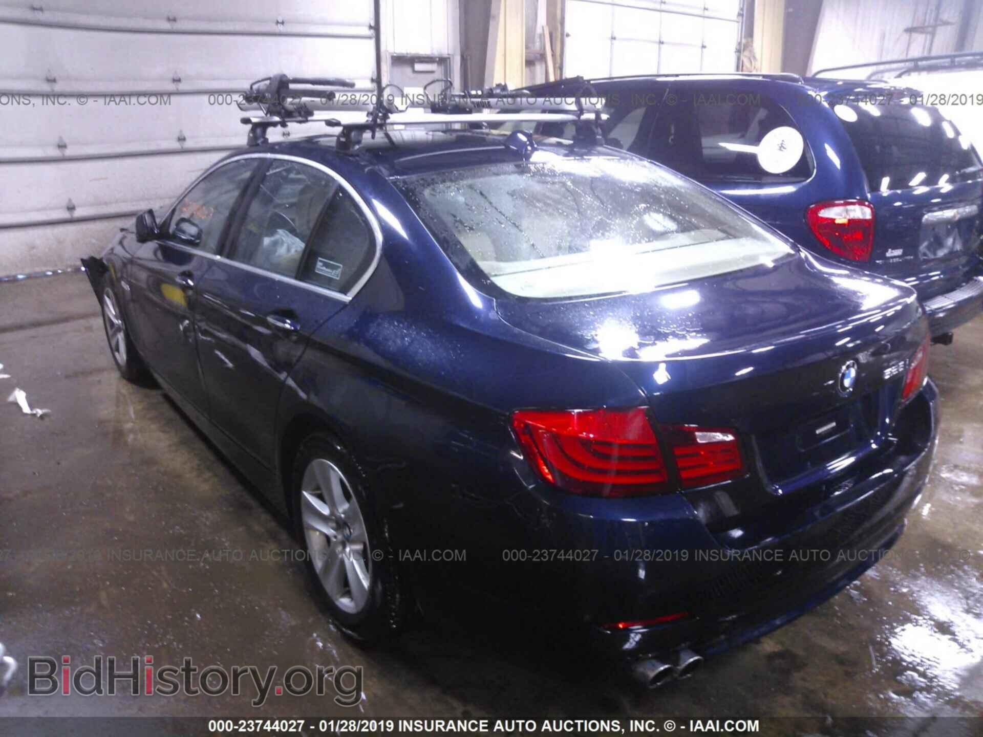 2011 BMW 528 - VIN: WBAFR1C57BC672651 - Фото 3