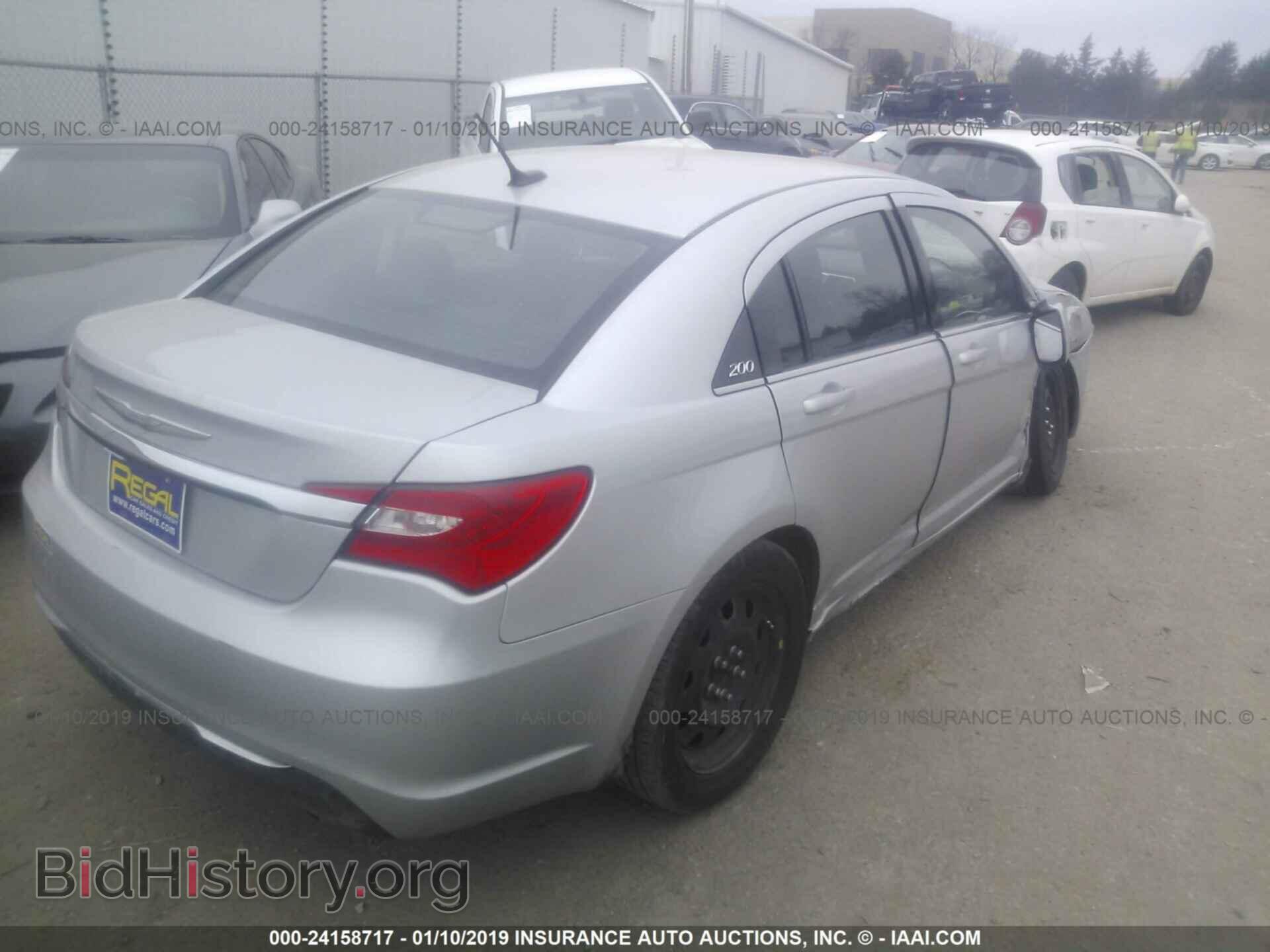 2012 CHRYSLER 200 - VIN: 1C3CCBAB2CN244745 - Фото 4